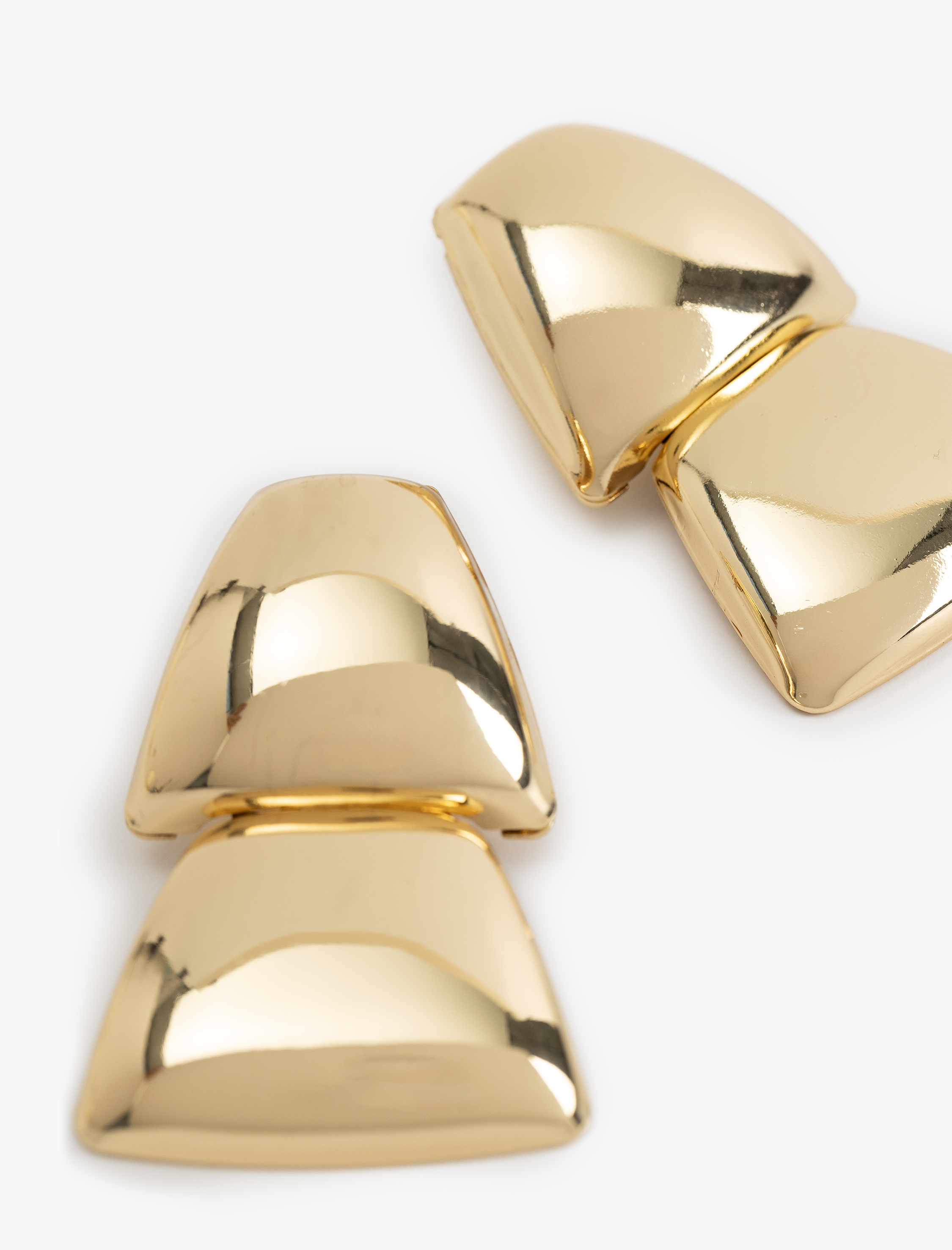  Kadın Büyük Boy Sallantılı Çelik Geometrik Küpe - Koton X Sima Tarkan