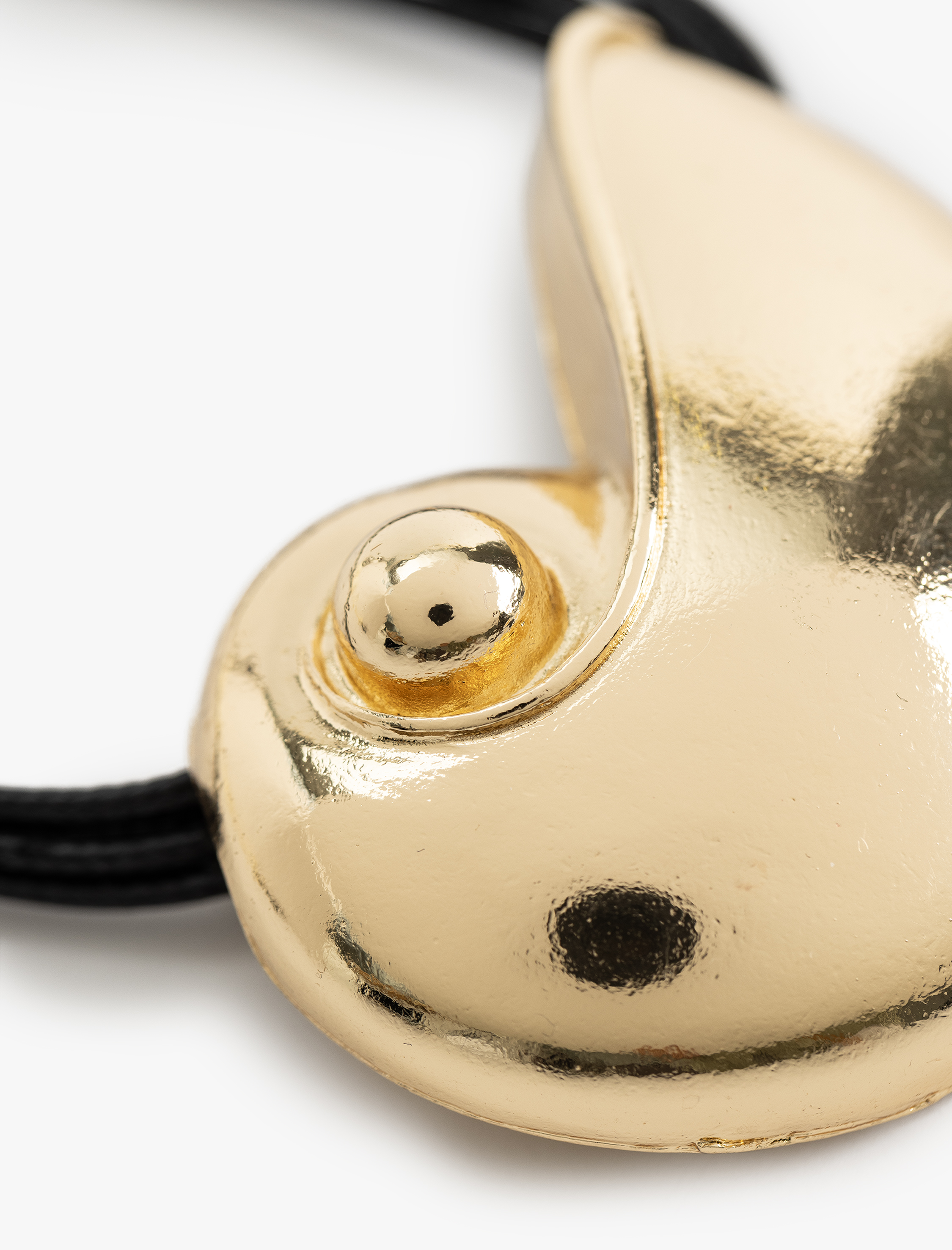  Kadın Modern Tasarımlı Deniz Kabuğu Detaylı Büyük Kolye - Koton X Sima Tarkan