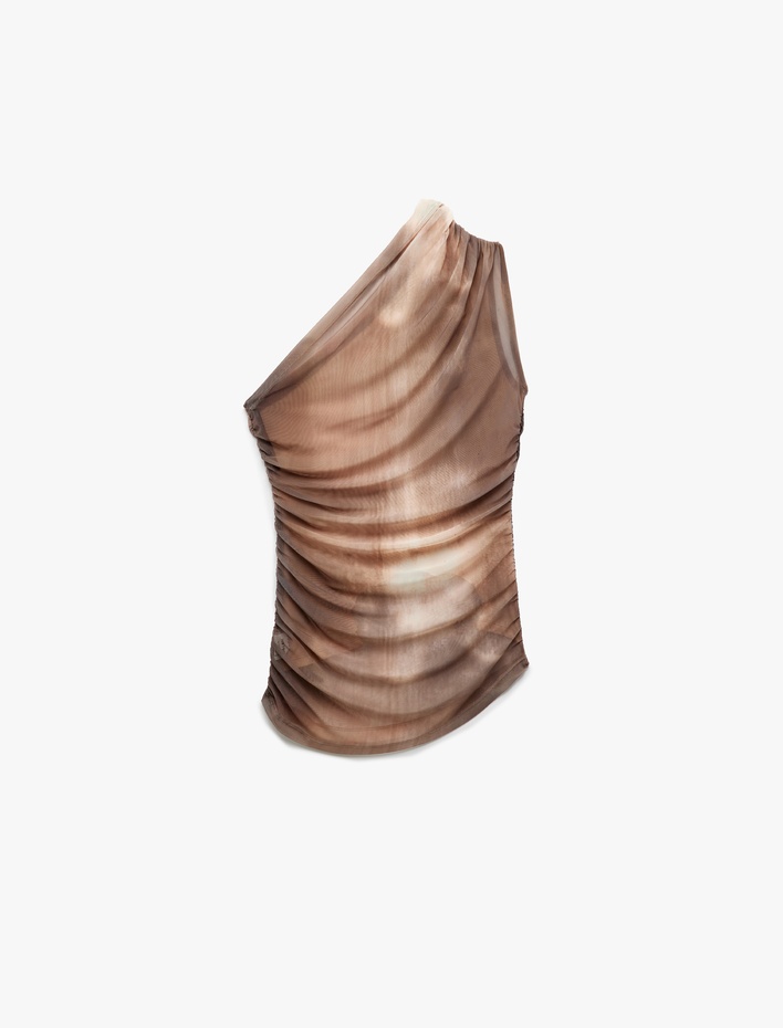  Koton X Sima Tarkan - Slim Fit Drape Detaylı Batik Desenli Tek Omuz Bluz