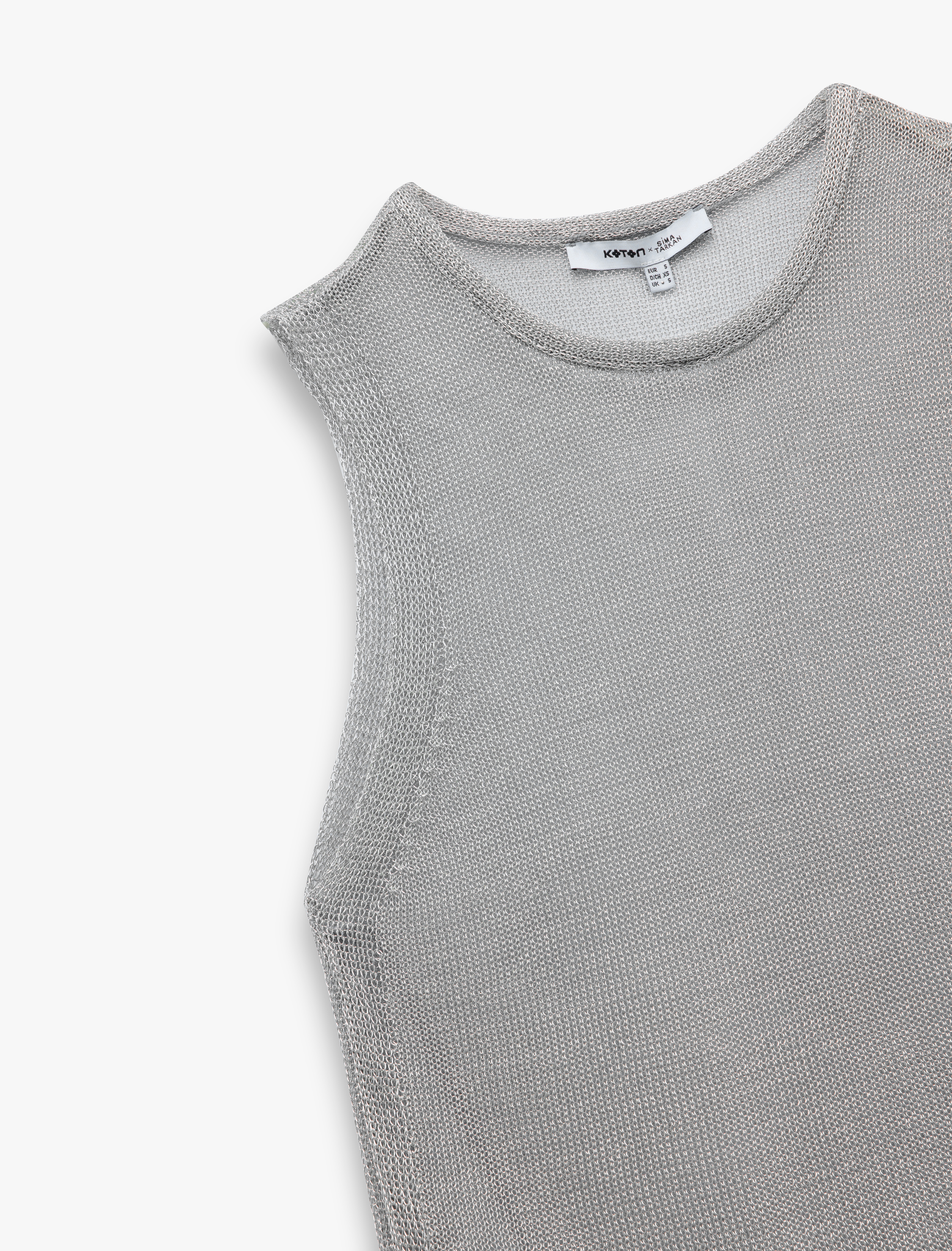   Koton X Sima Tarkan - Viskon Bisiklet Yaka Triko Kolsuz Tişört