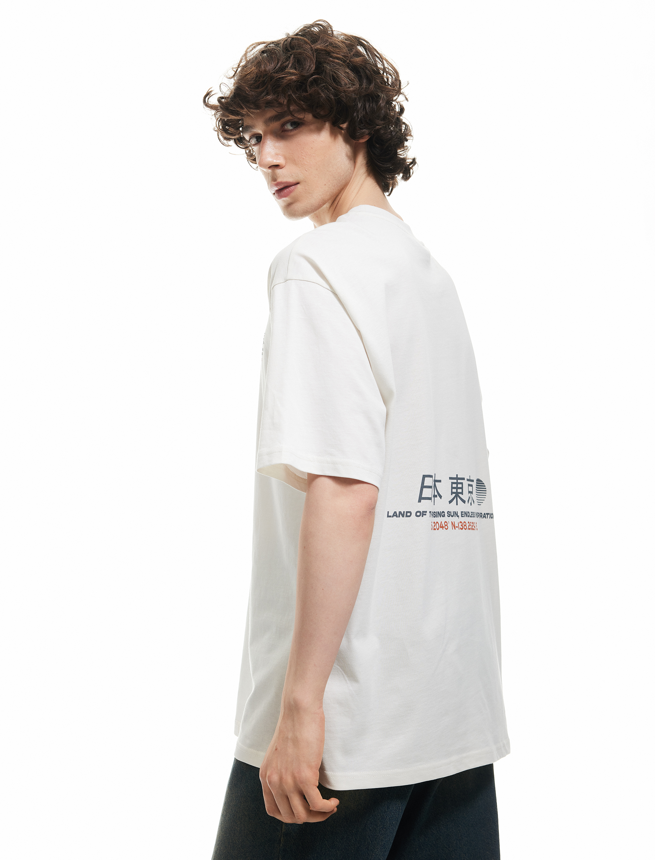 Koton Erkek Bisiklet Yaka Arkası Baskılı Pamuklu Kısa Kollu Oversize Tişört -1