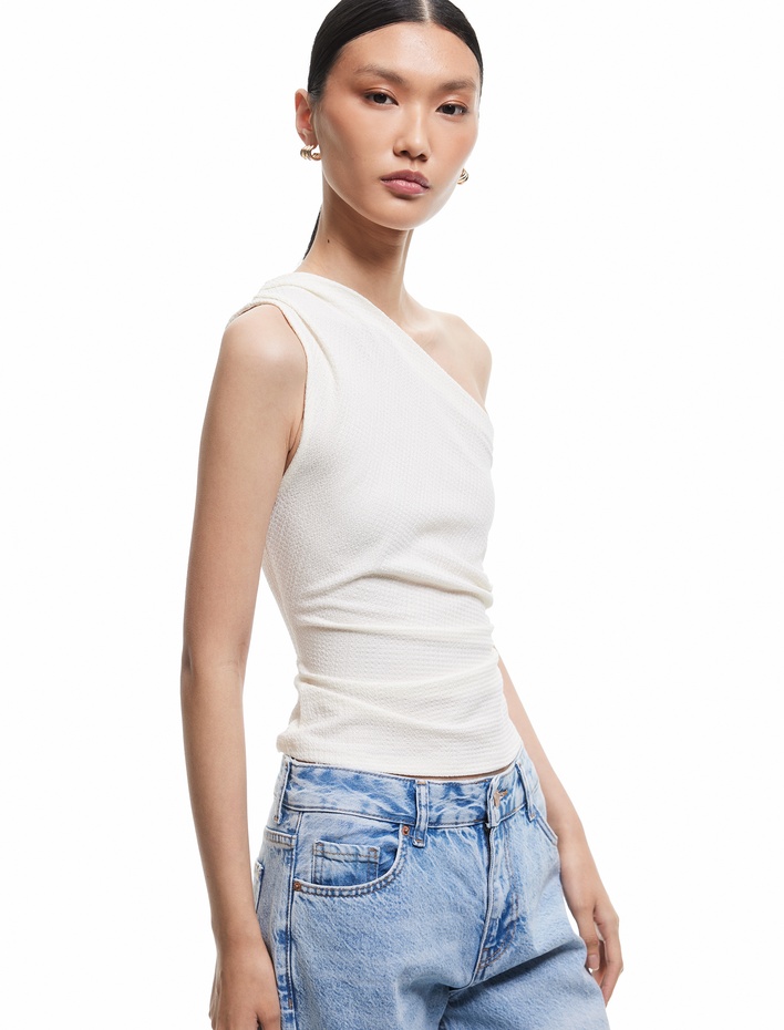  Asimetrik Drape Detaylı Tek Omuz Bluz