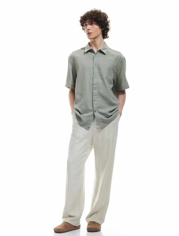  Pamuklu Düğmeli Regular Fit Kısa Kollu Gömlek