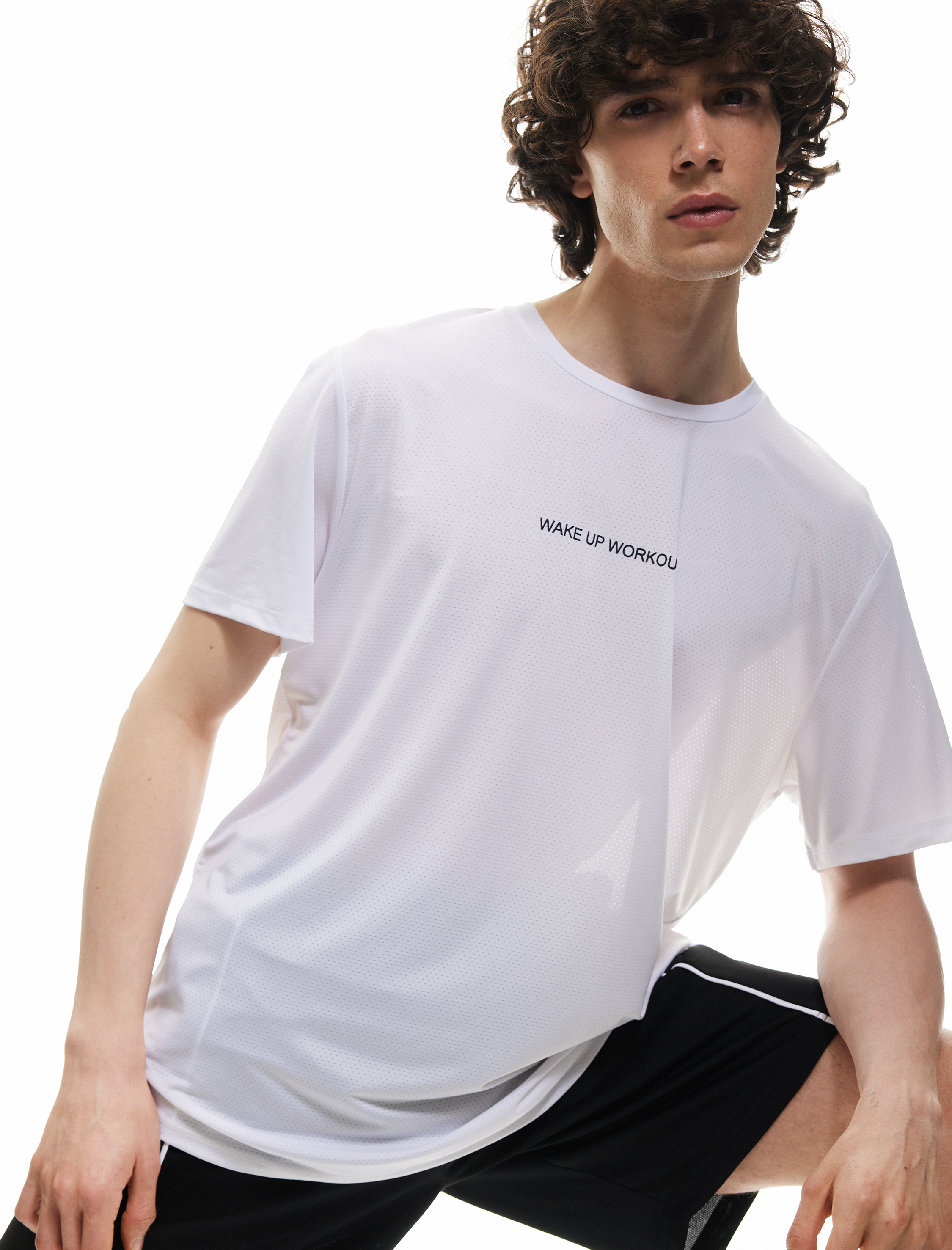 Koton Erkek Arkası Baskılı Bisiklet Yaka Regular Fit Kısa Kollu Spor Tişört -1