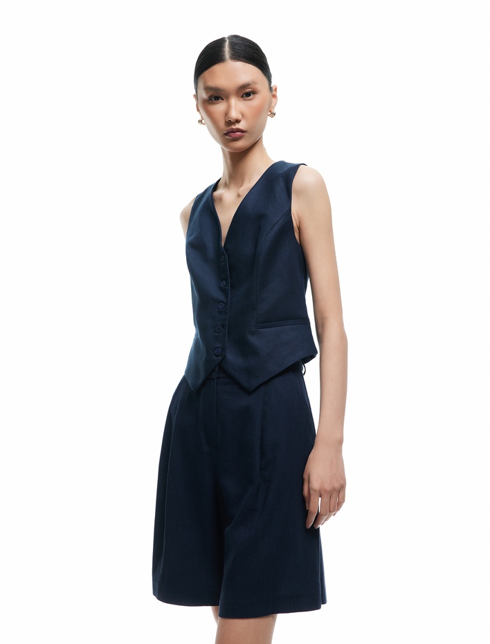  Regular Fit Astarlı Viskon Kumaş Pileli Cepli Kısa Şort