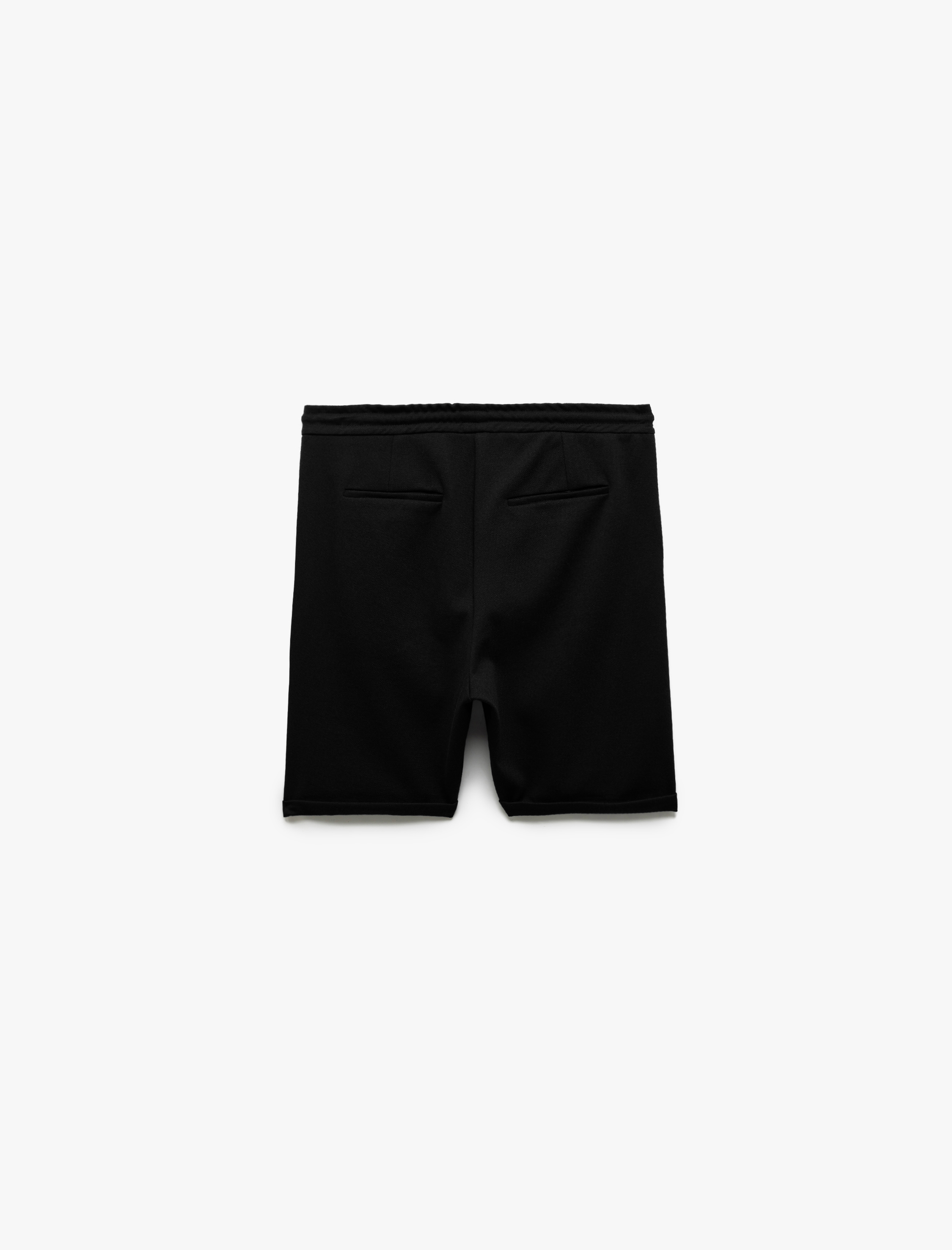 Bermuda Pike Kumaş Pileli Beli Bağcıklı Şort