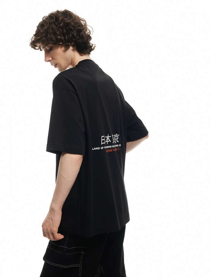  Bisiklet Yaka Arkası Baskılı Pamuklu Kısa Kollu Oversize Tişört