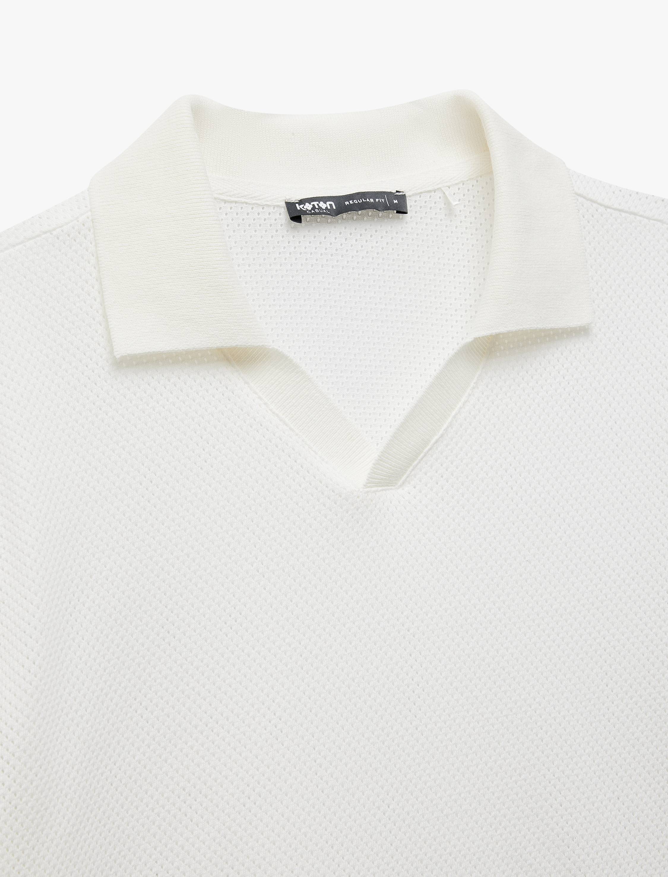   Dokulu Regular Fit Kısa Kollu V Yaka Polo Tişört