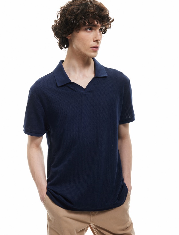 Dokulu Regular Fit Kısa Kollu V Yaka Polo Tişört_1