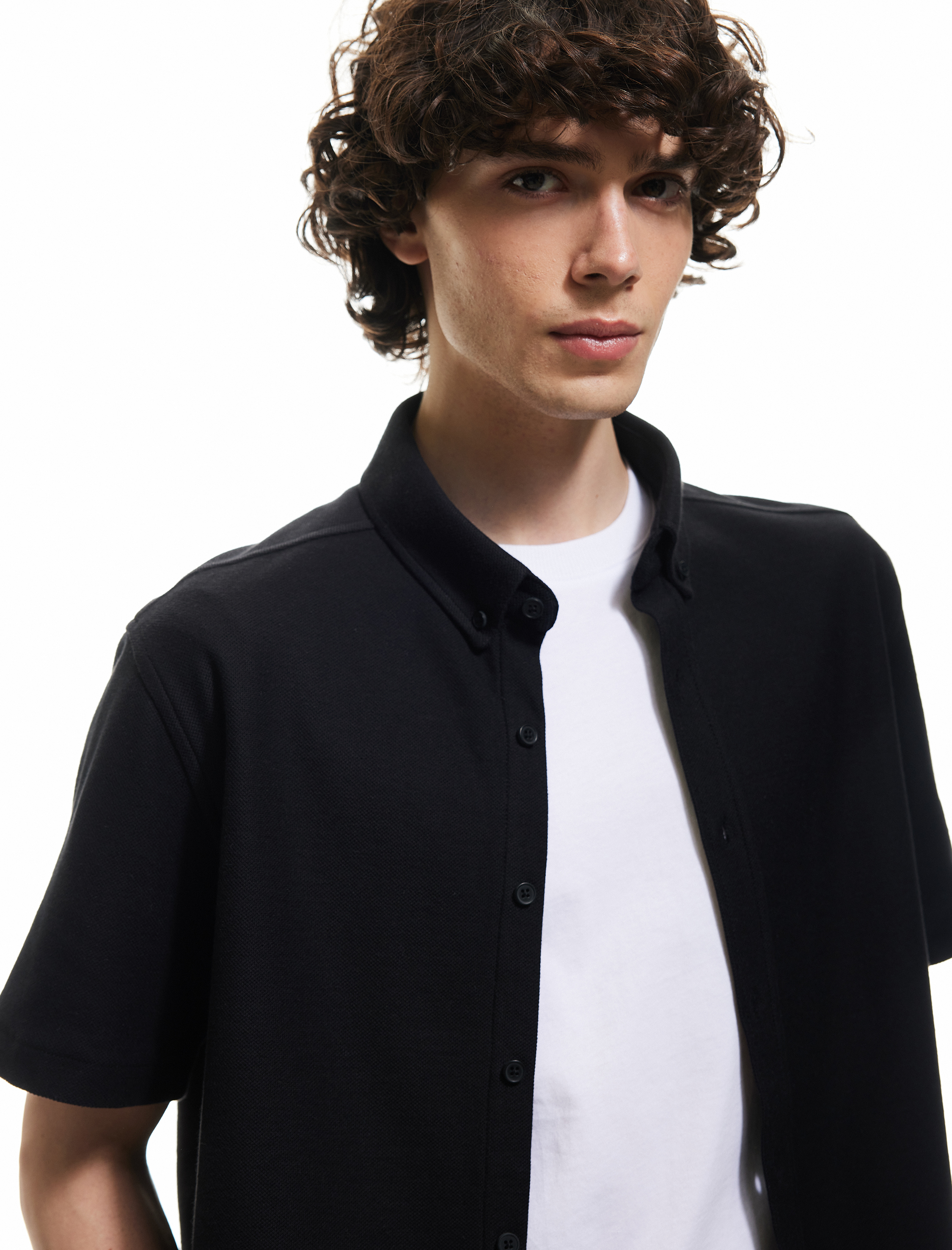   Pamuklu Regular Fit Pike Kumaş Düğmeli Yaka Kısa Kollu Gömlek