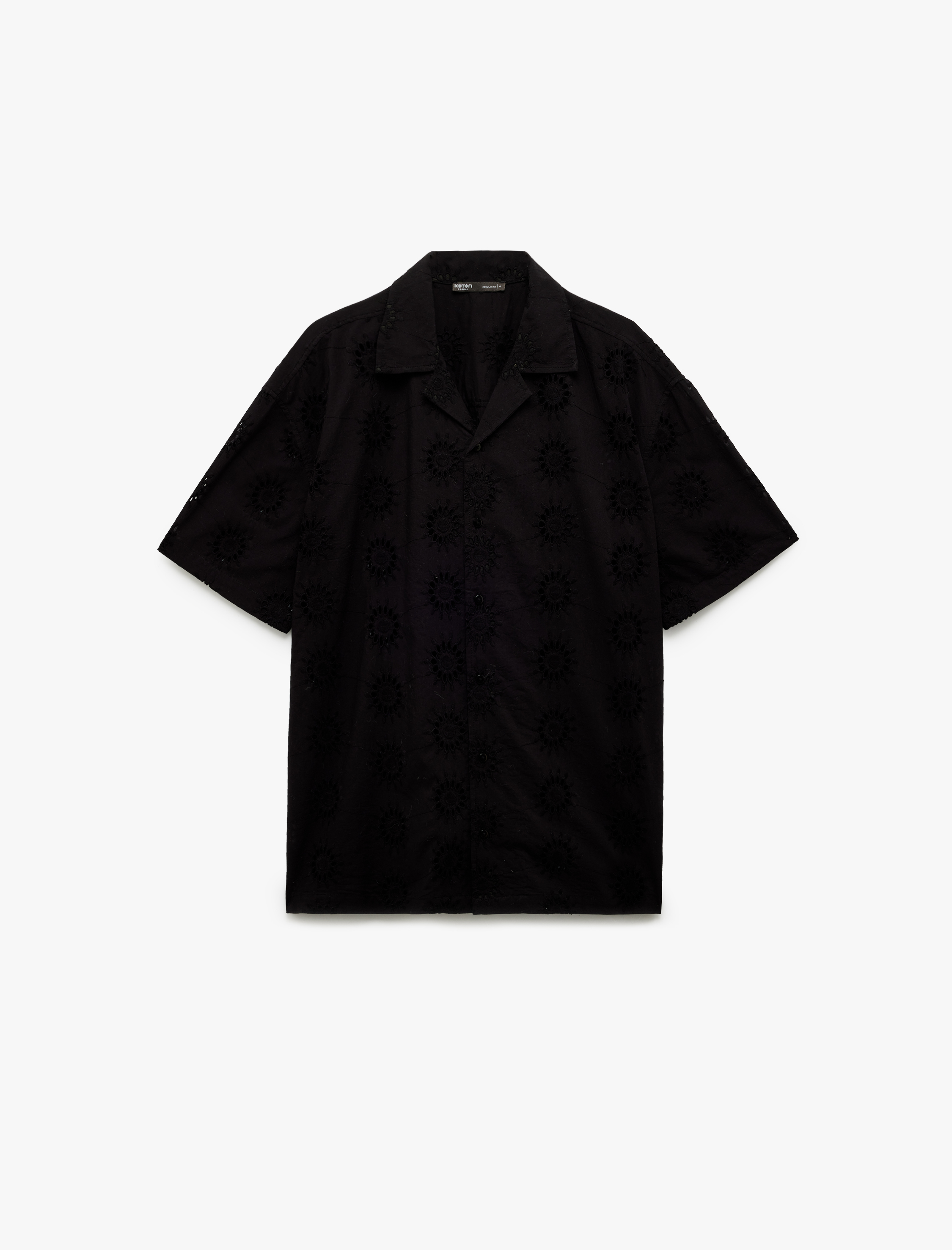   Regular Fit Pamuklu Devrik Yaka Brodeli Kısa Kollu Gömlek