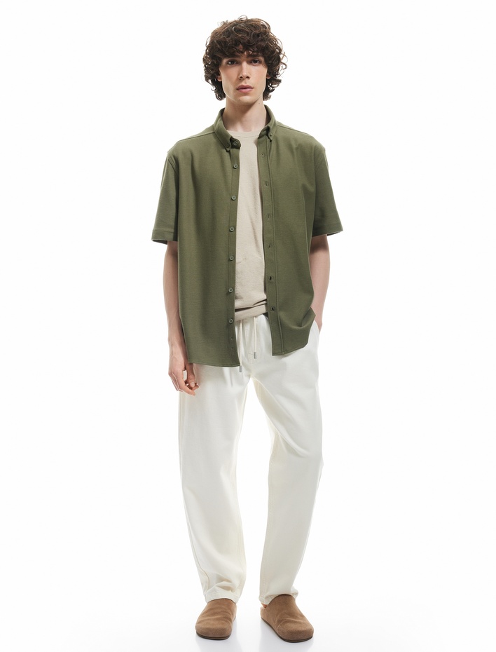  Pamuklu Regular Fit Pike Kumaş Düğmeli Yaka Kısa Kollu Gömlek