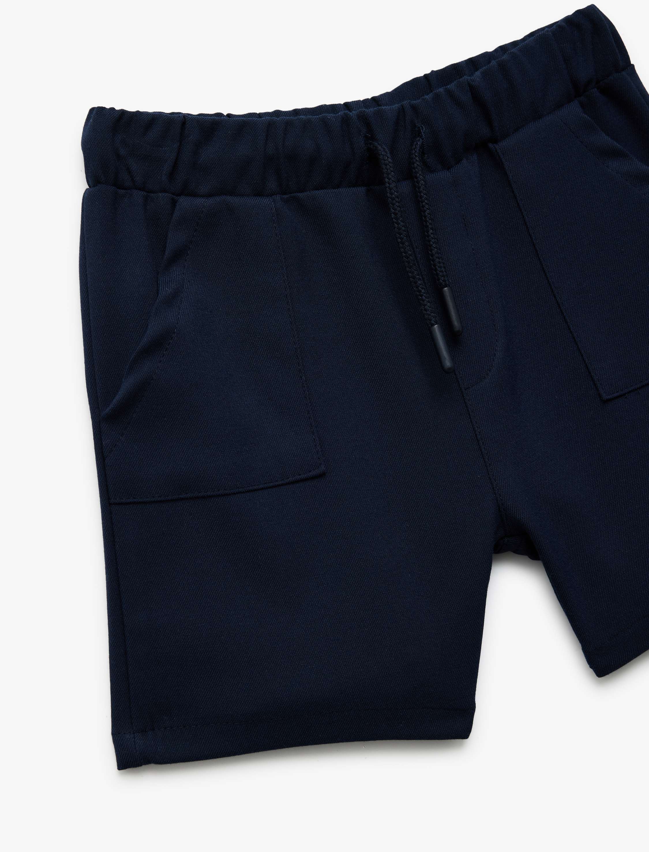  Erkek Bebek Beli Bağcıklı Cep Detaylı Viskon Karışımlı Basic Şort