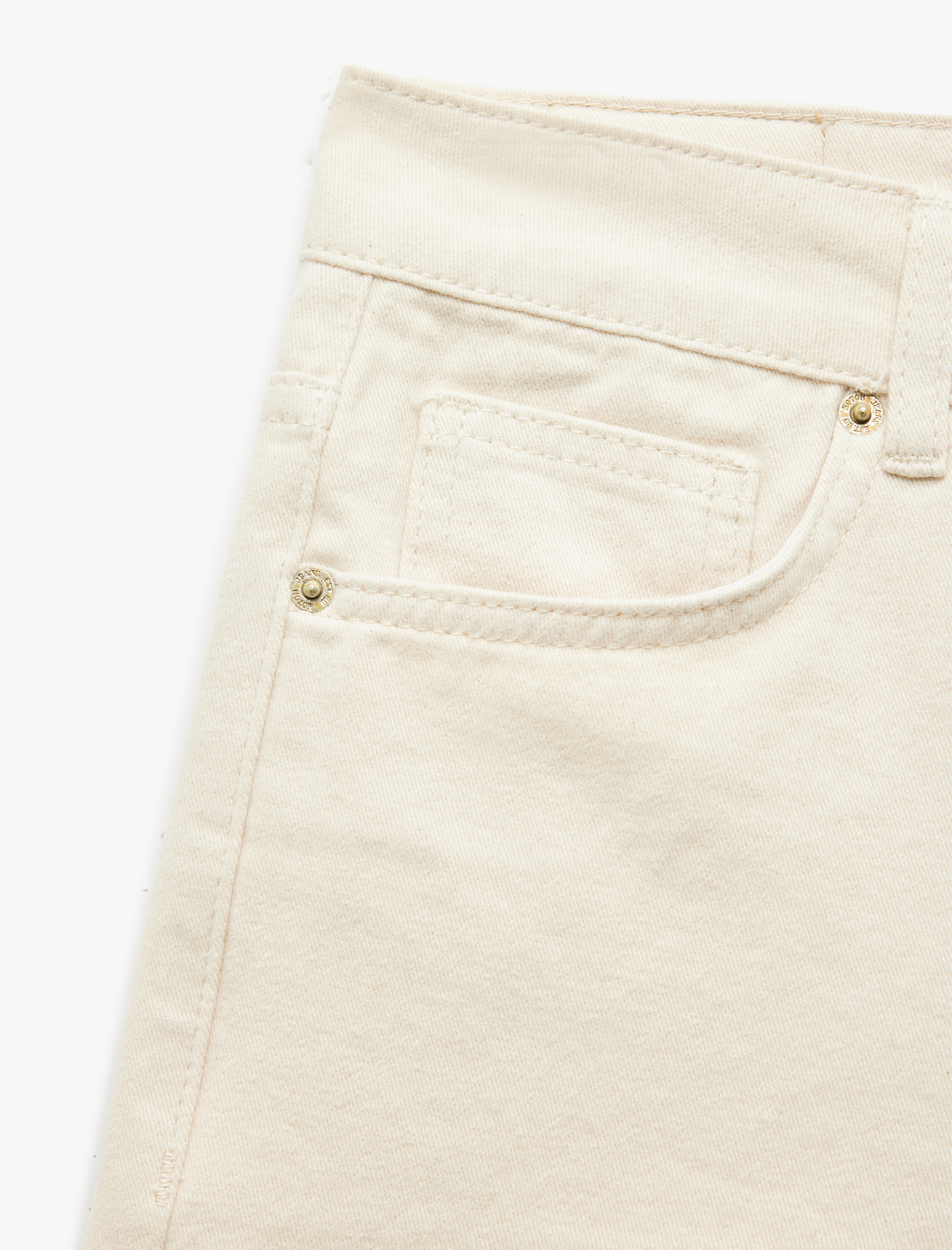   Normal Bel Pamuklu Düğmeli Beş Cepli Mini Denim Şort