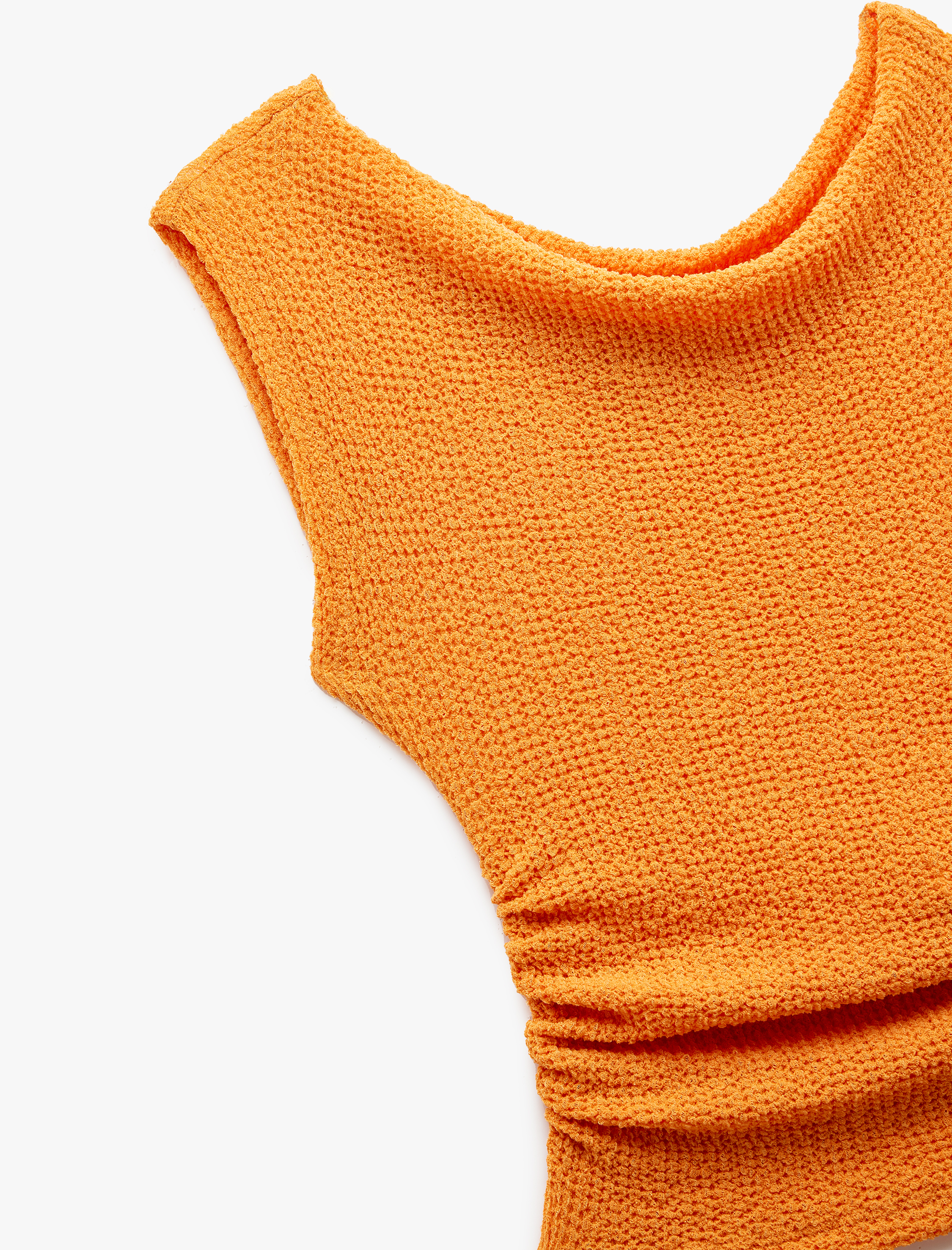   Koton X Sima Tarkan - Bürümcük Drapeli Asimetrik Degaje Yaka Kolsuz Bluz