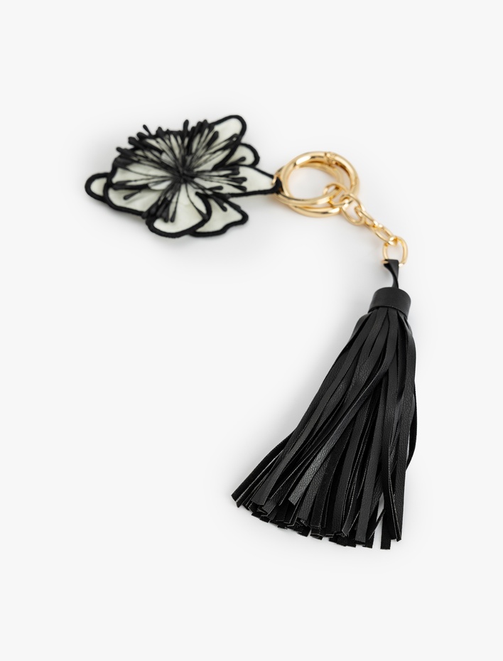 Kadın Çiçek Motifli Püskül Detaylı Anahtarlık