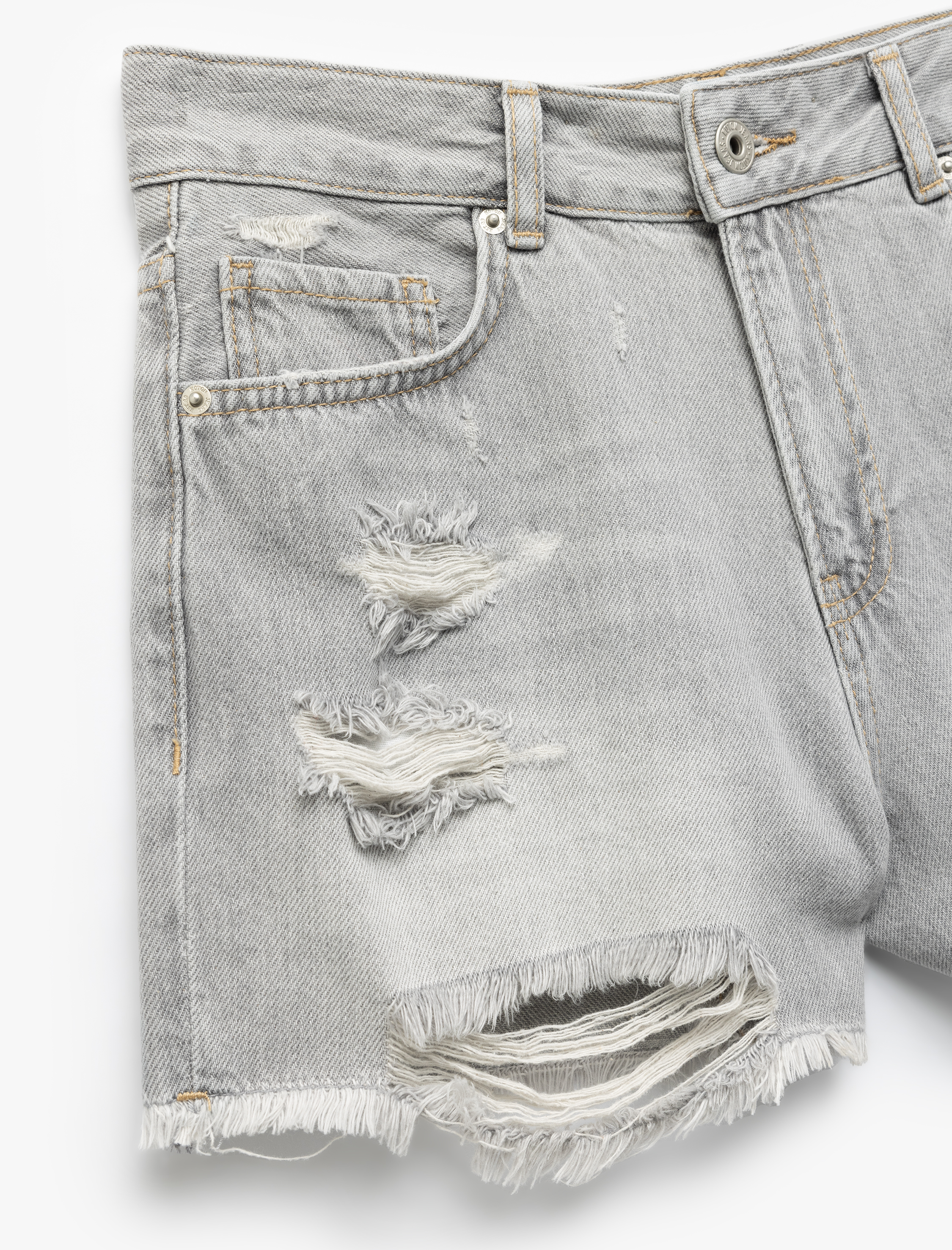   Yıpratma Detaylı Düğmeli Cepli Mini Jean Şort