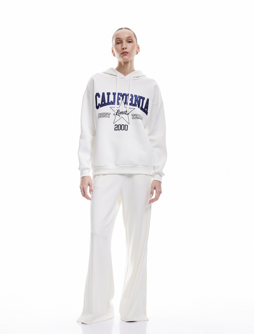   Üç İplik Şardonlu Kolej Nakış Detaylı Kapüşonlu Oversize Sweatshirt