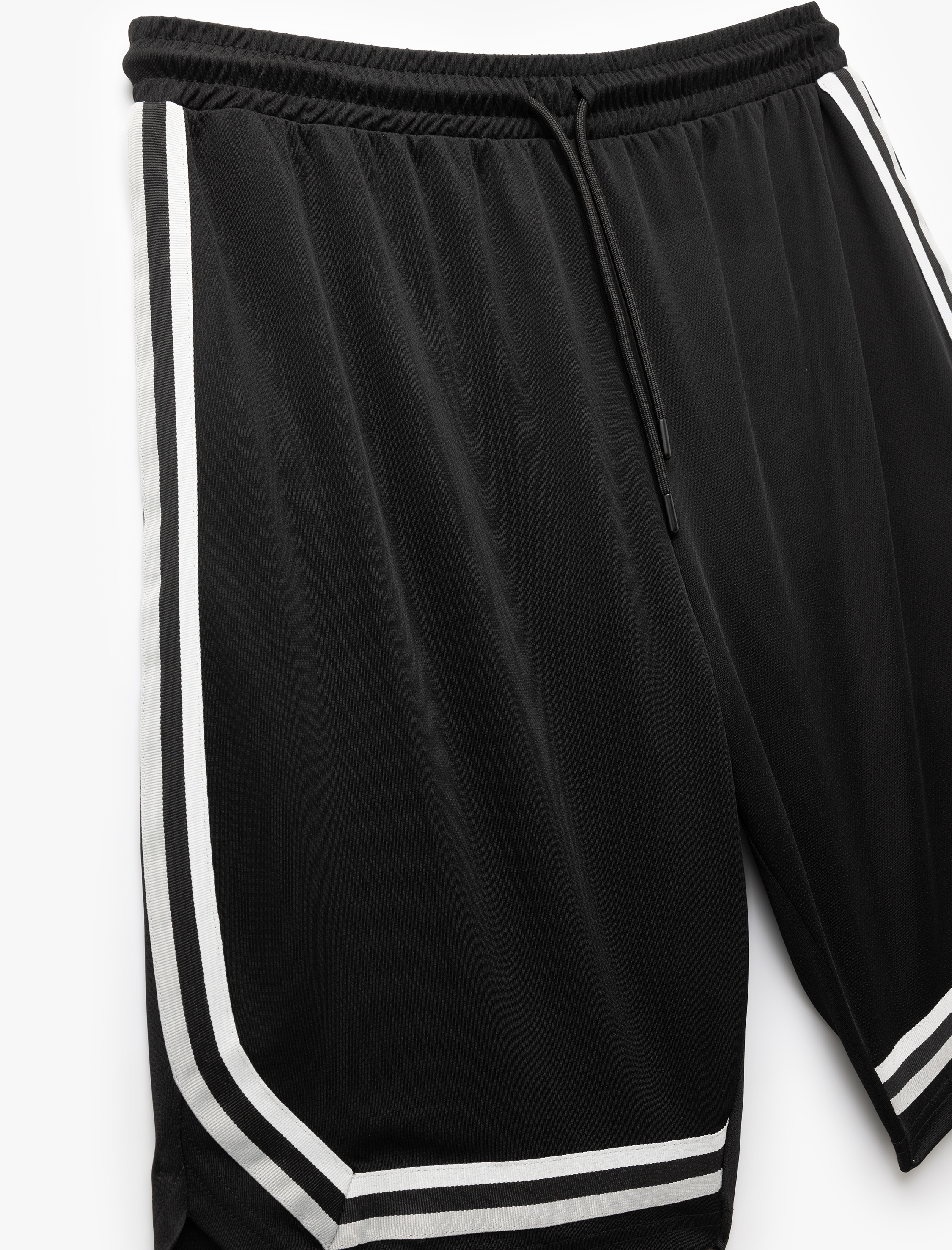   Beli Bağcıklı Diz Altı Çizgi Detaylı Oversize Spor Şort