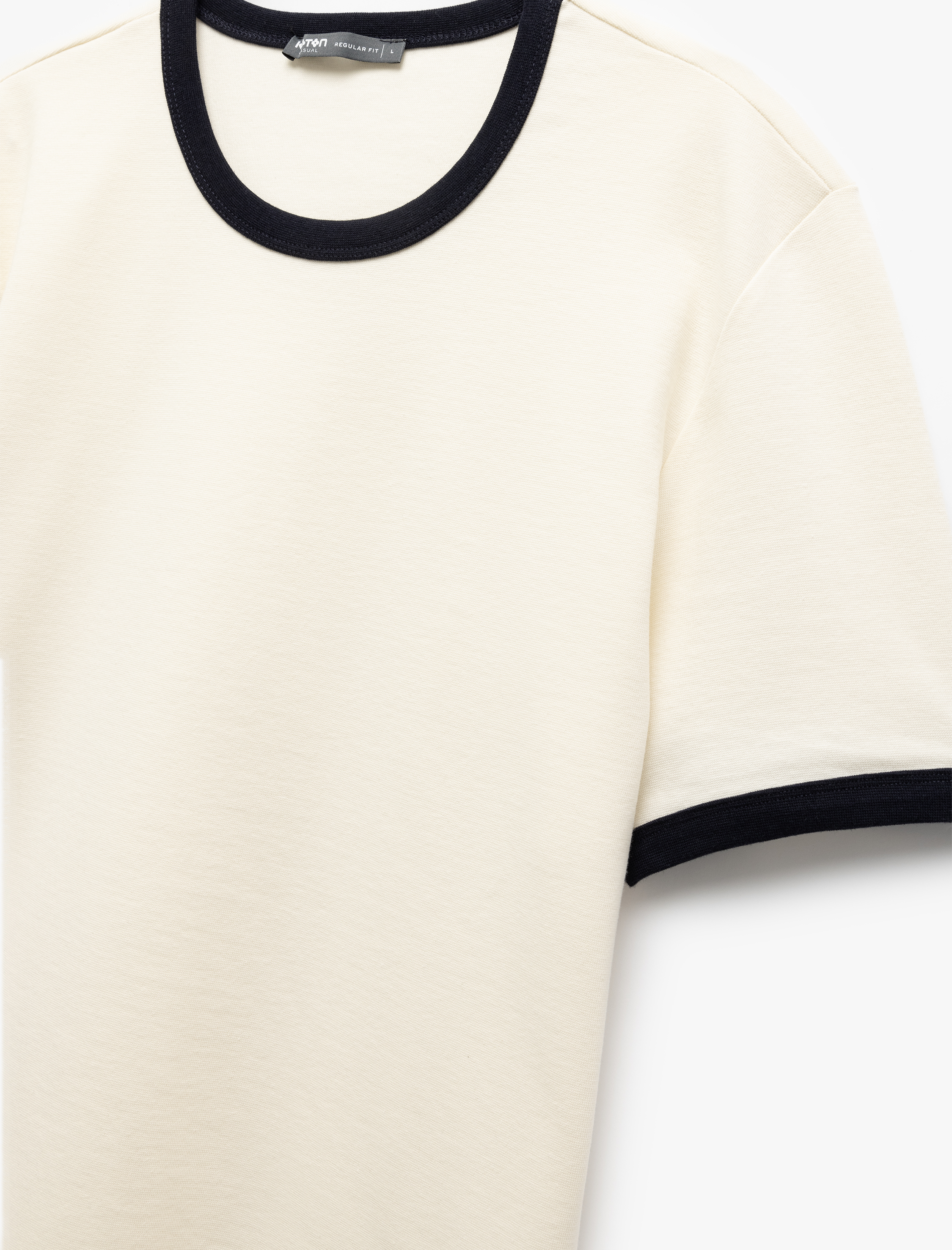   Pamuklu Regular Fit Biyeli Kısa Kollu Bisiklet Yaka Erkek Tişört