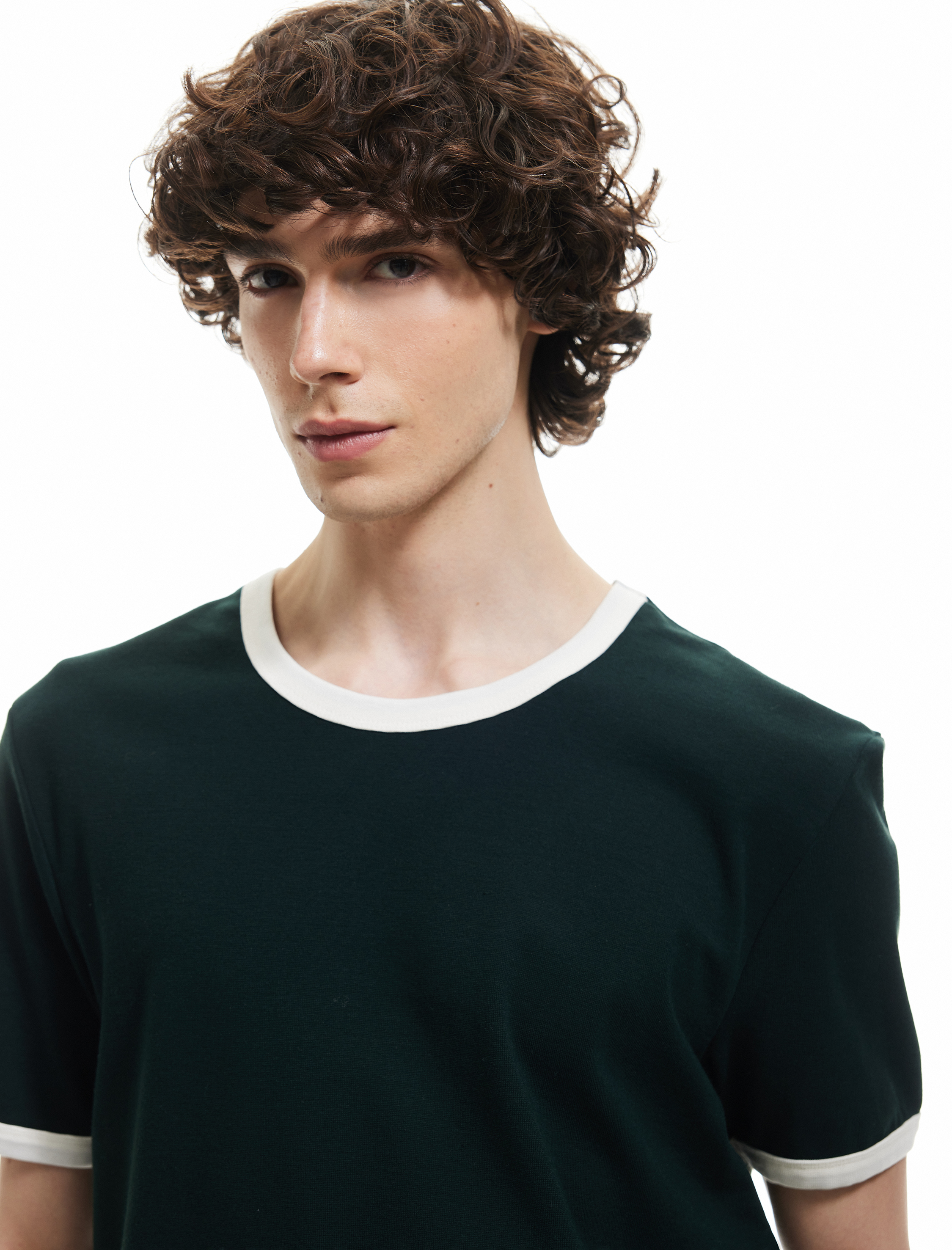   Pamuklu Regular Fit Biyeli Kısa Kollu Bisiklet Yaka Erkek Tişört