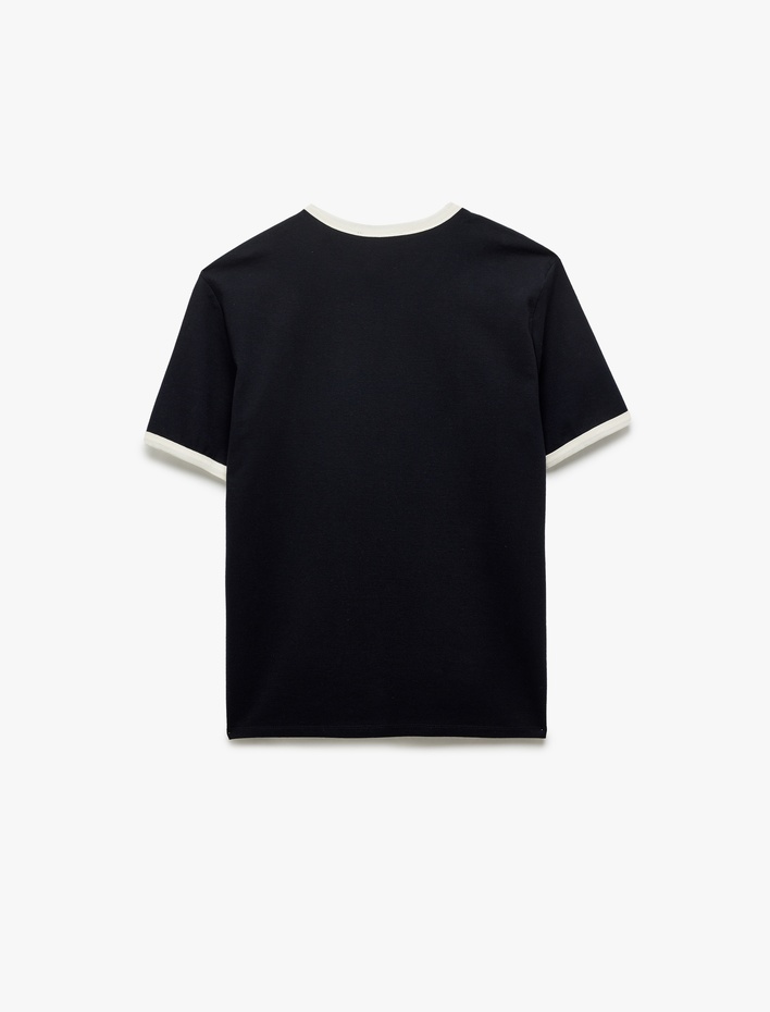  Pamuklu Regular Fit Biyeli Kısa Kollu Bisiklet Yaka Erkek Tişört