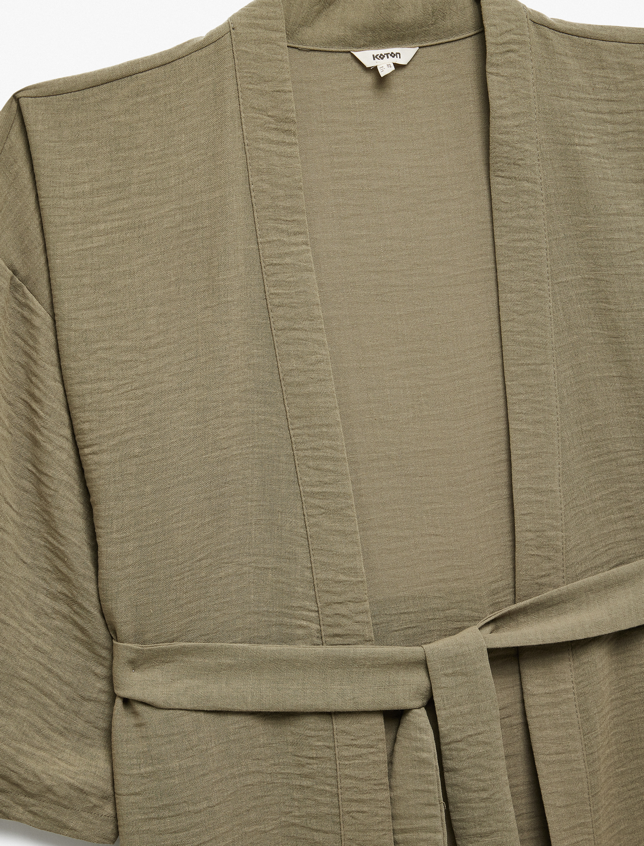   Kruvaze Beli Bağcıklı Kısa Geniş Kollu Kimono