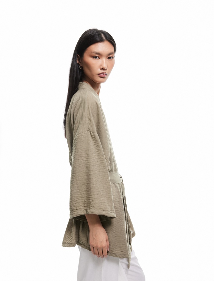  Kruvaze Beli Bağcıklı Kısa Geniş Kollu Kimono