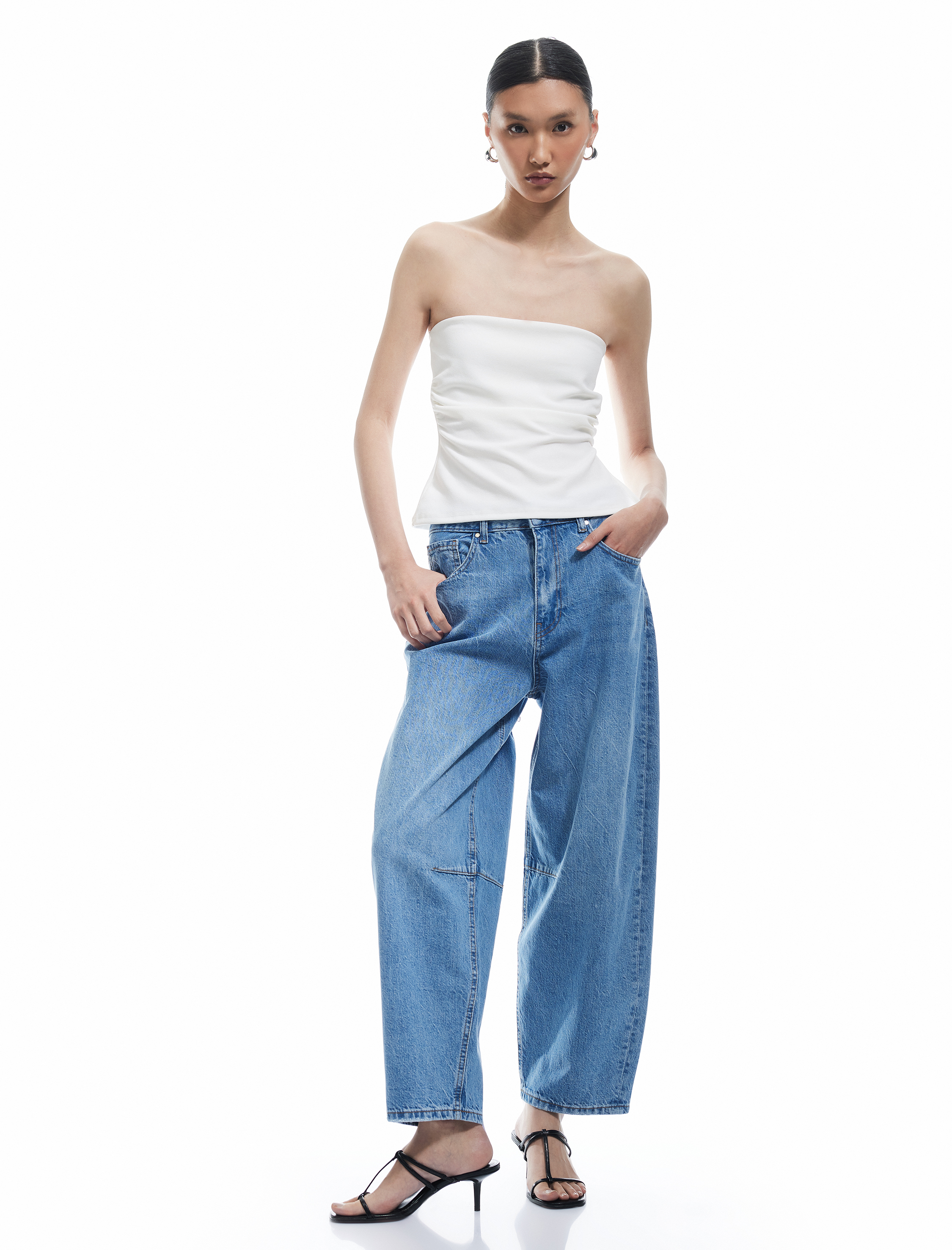 Koton Kadın Rahat Kesim Normal Bel Düğmeli Pamuklu Barrel Jean Pantolon - Barrel Fit Jean - 1