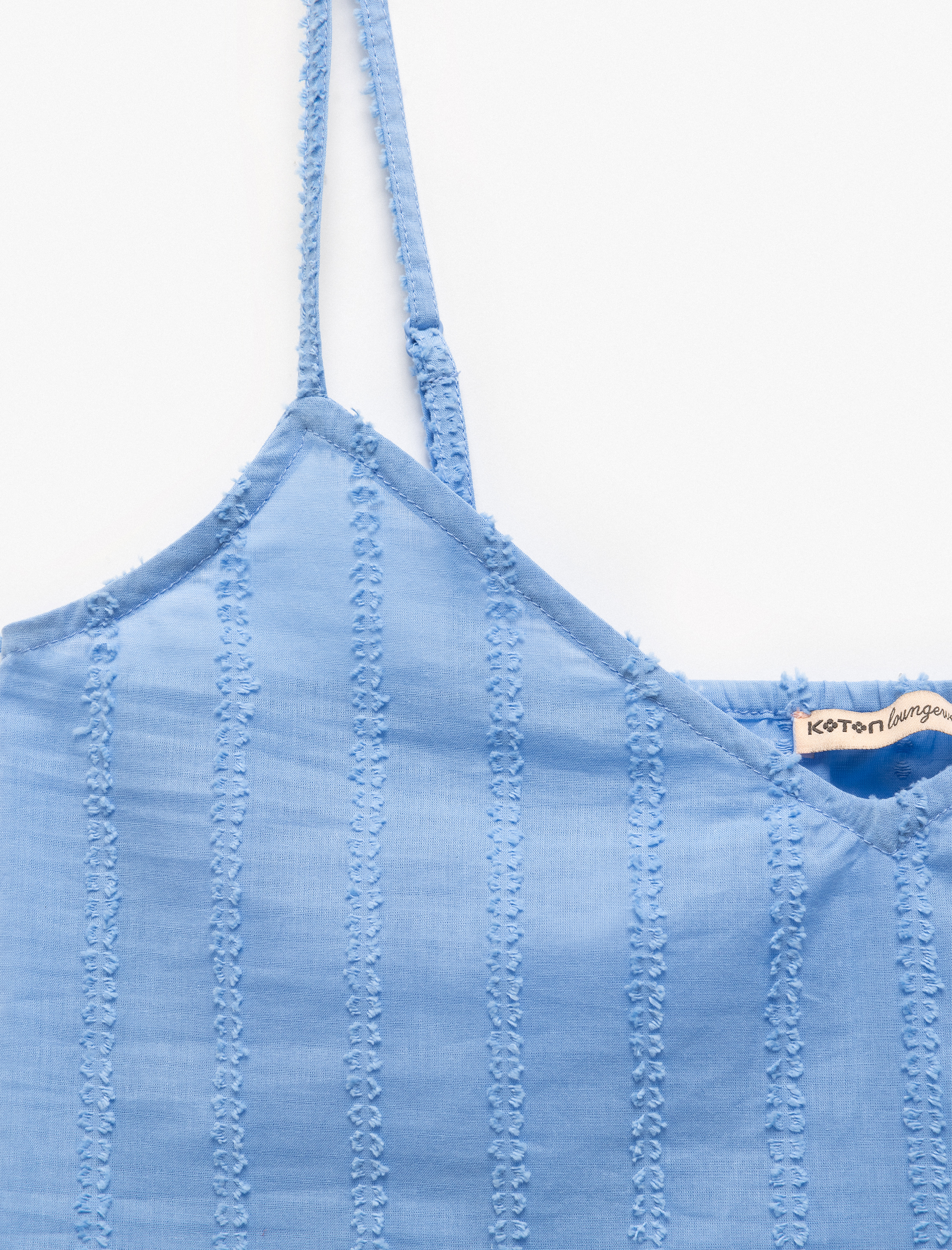   V Yaka Dokulu İnce Askılı Pijama Üstü