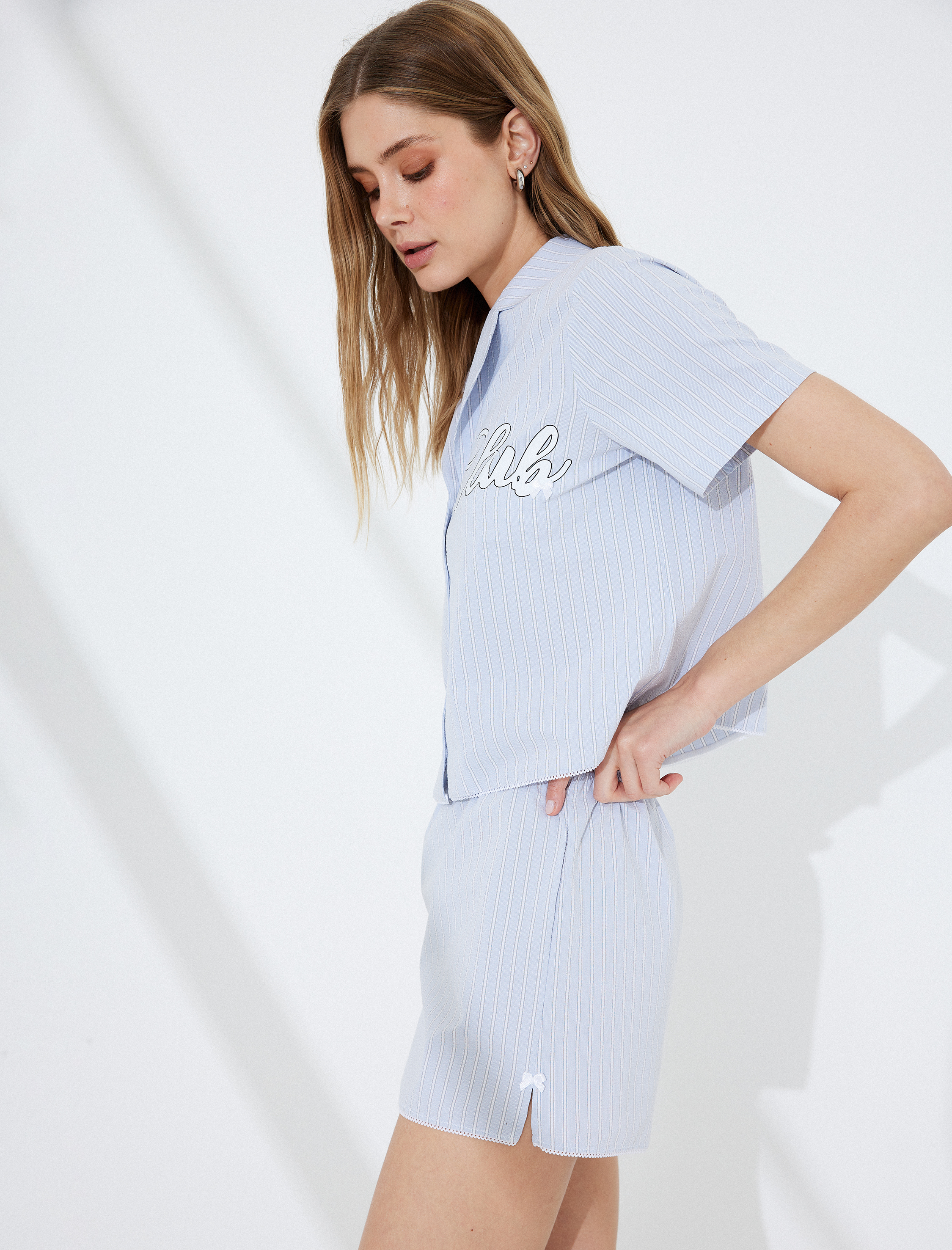   Bol Kalıp Fiyonk Detaylı Çizgili Şort Pijama Altı