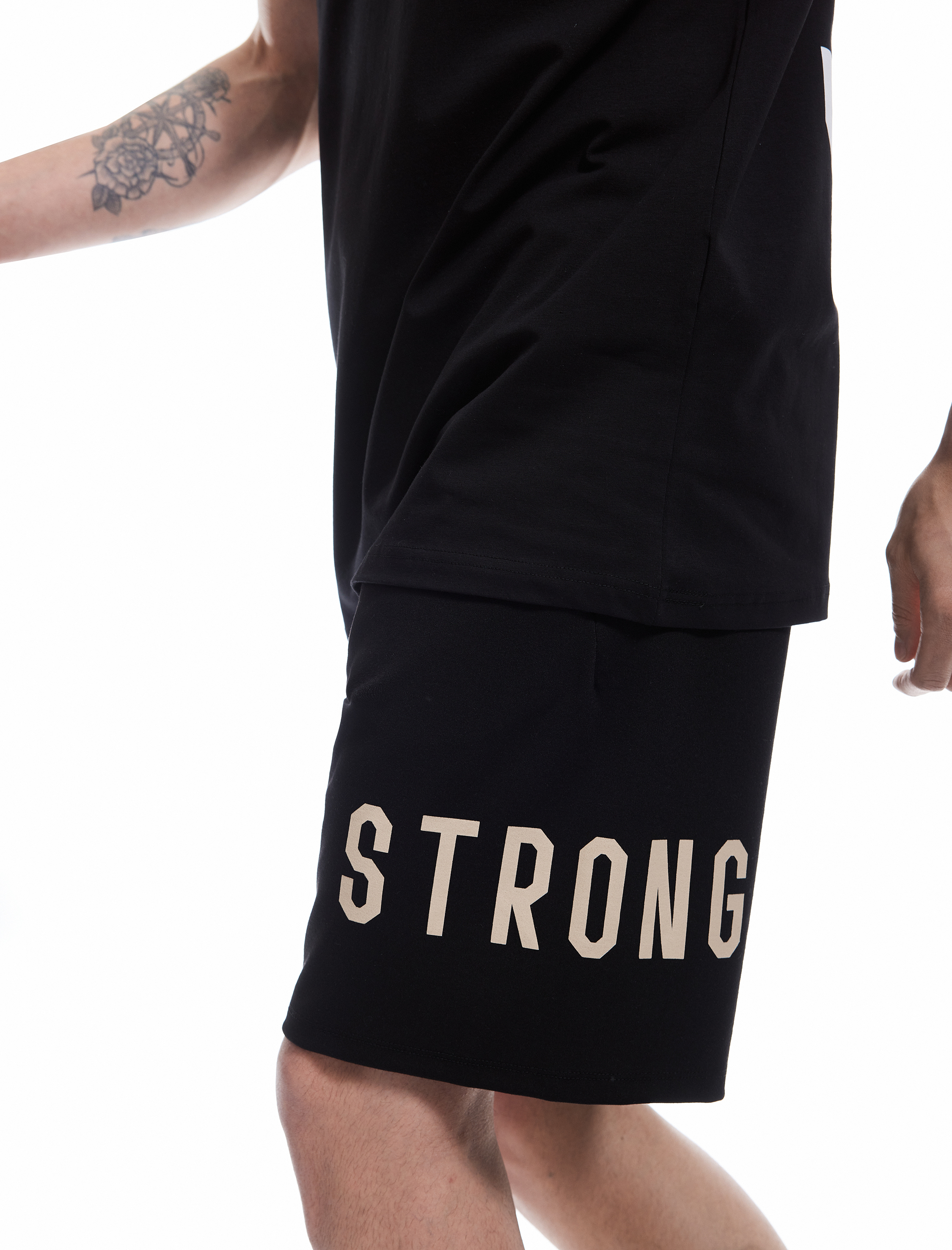 Koton Erkek Viskon Karışımlı Beli Bağcıklı Baskılı Bermuda Oversize Spor Şort -1