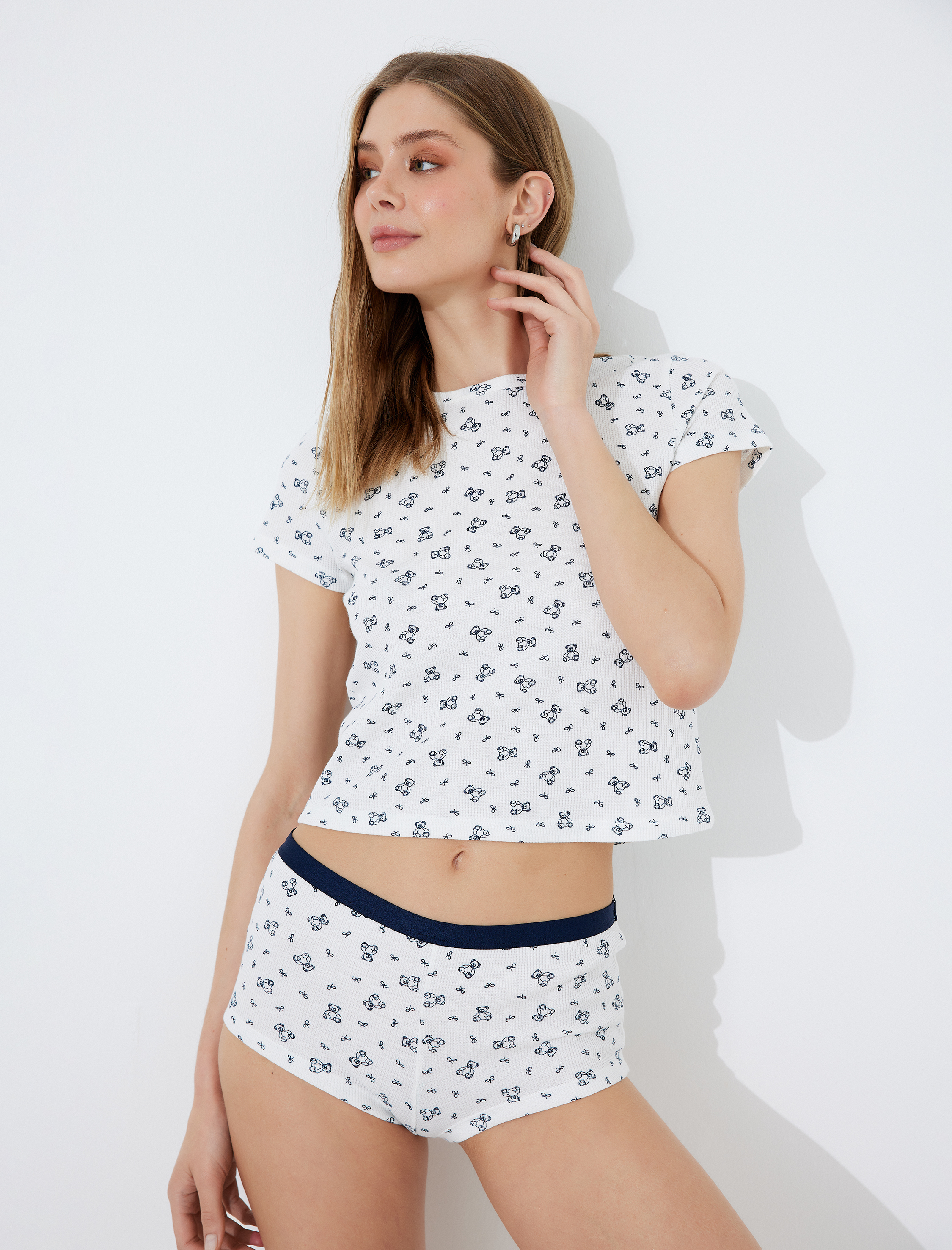   Pamuklu Ayıcık Baskılı Kısa Kollu Bisiklet Yaka Pijama Üstü