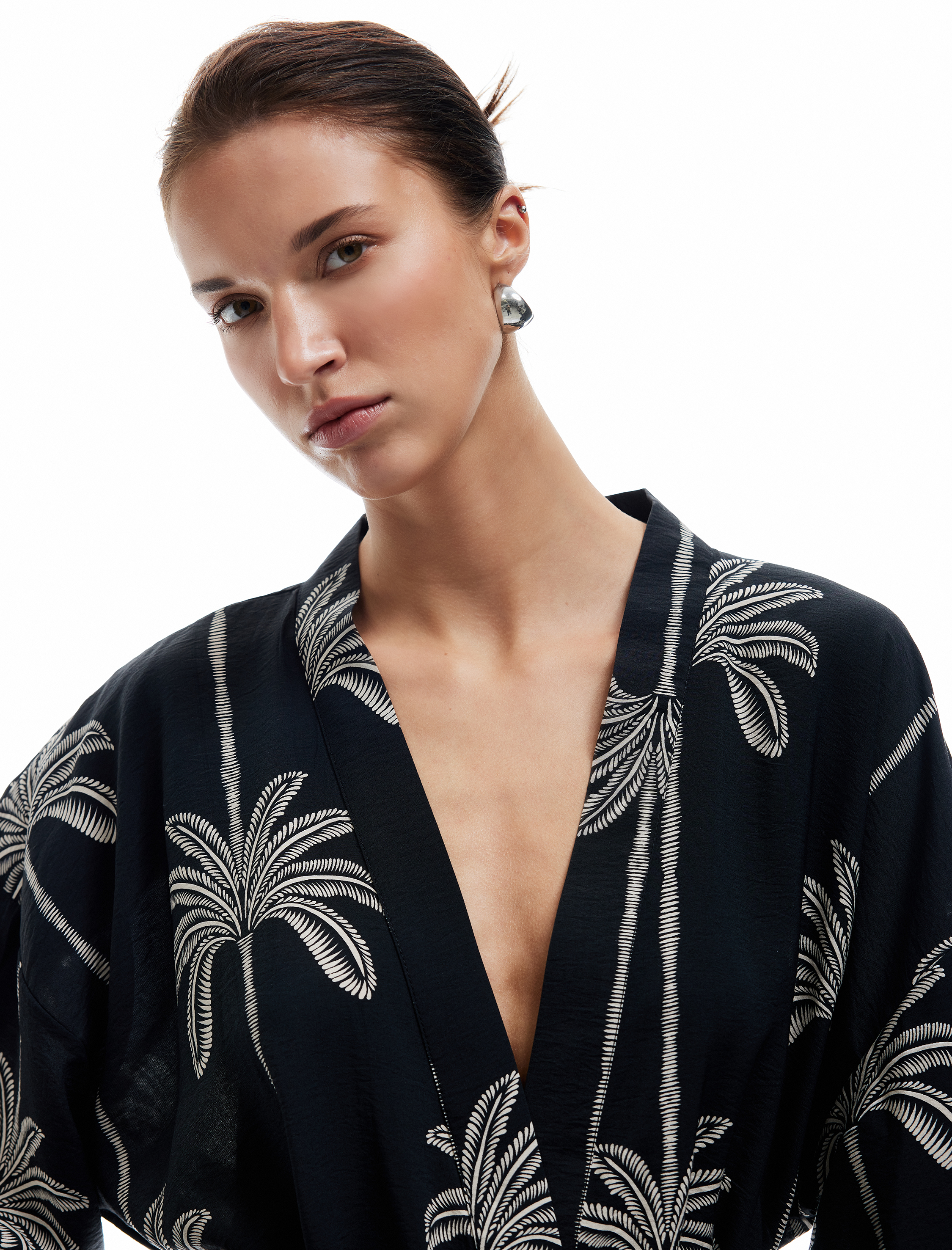   Bağlama Detaylı 3/4 Kol Palmiye Baskılı Viskon Kimono