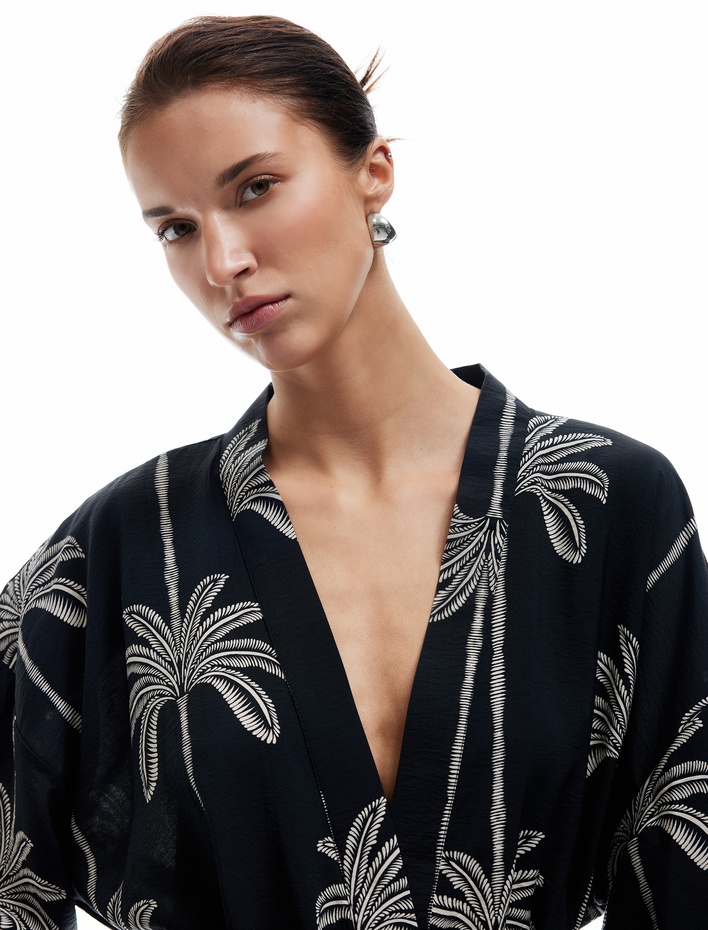  Bağlama Detaylı 3/4 Kol Palmiye Baskılı Viskon Kimono