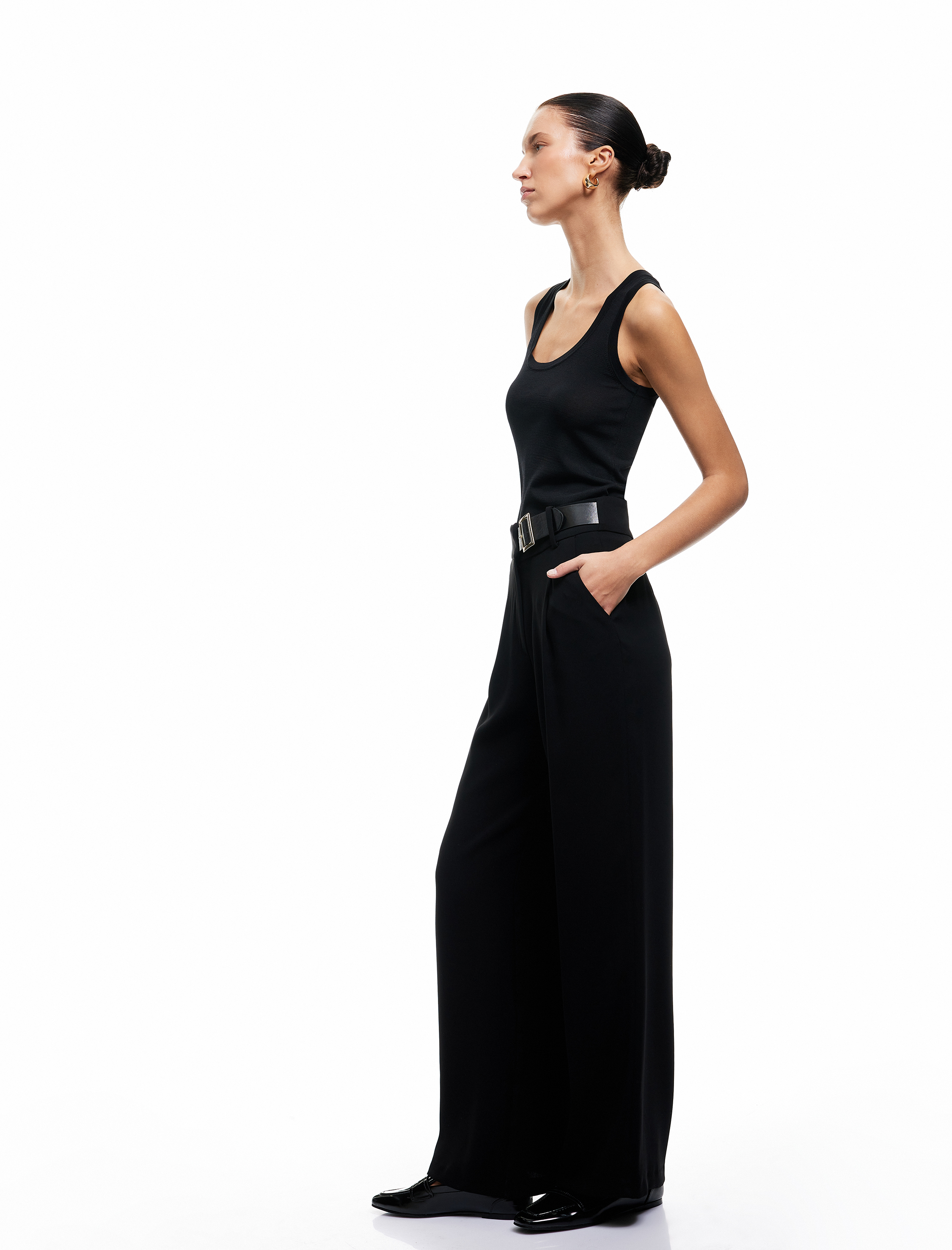   Rahat Kalıp Kemer Detaylı Cepli Geniş Paça Palazzo Pantolon