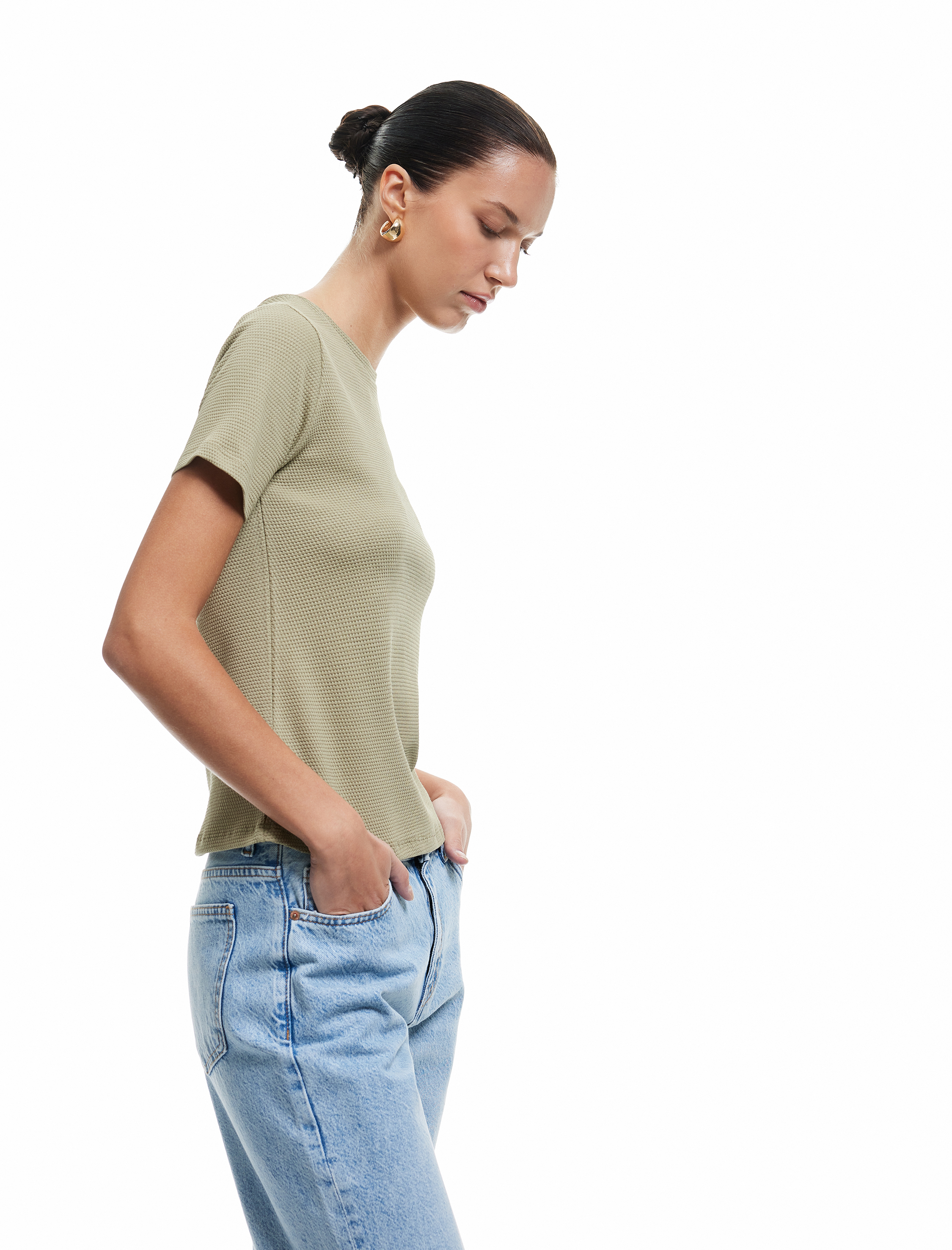   Pamuklu Kısa Kollu Bisiklet Yaka Dokulu Tişört