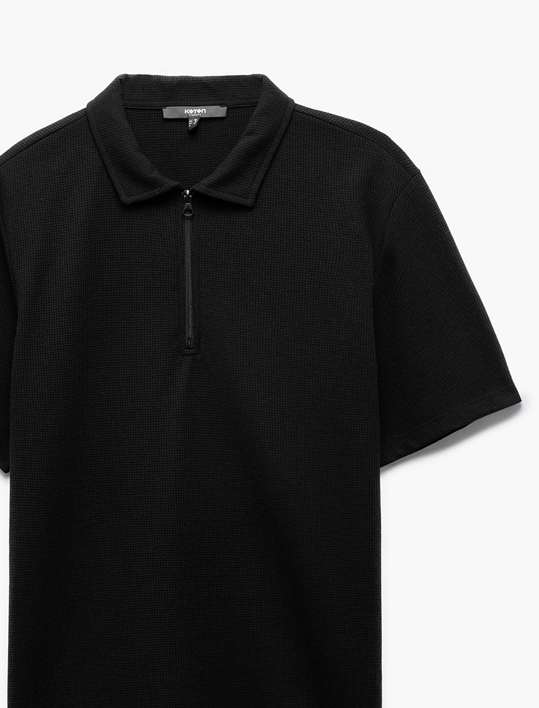   Kısa Kollu Waffle Dokulu Regular Fit Basic Yarım Fermuarlı Polo Yaka Tişört