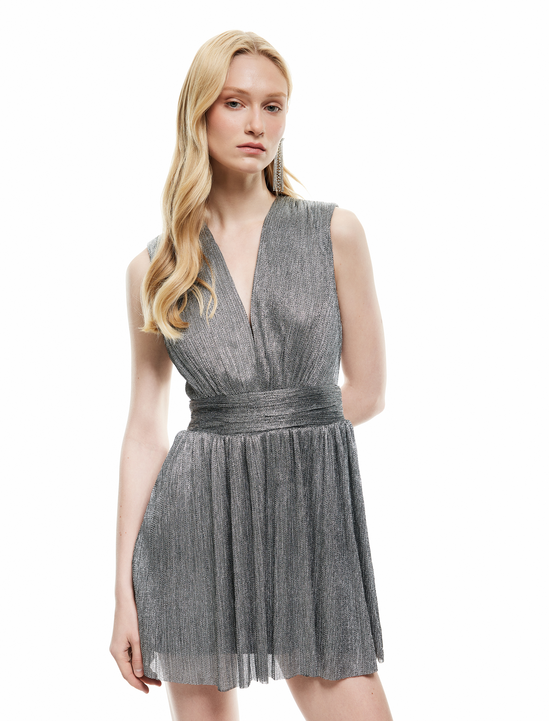   Simli V Yaka Sırt Dekolteli Kolsuz Volanlı Mini Elbise