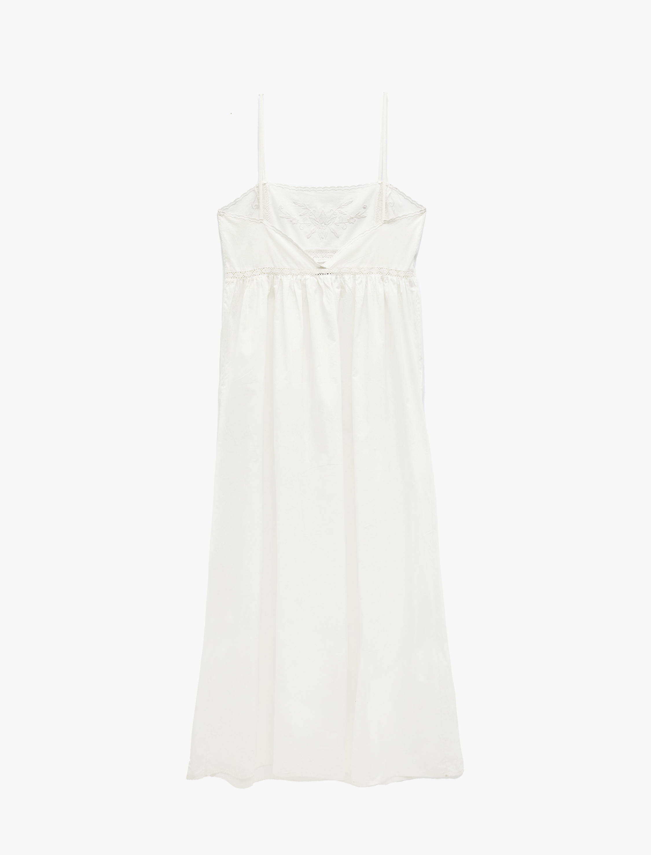   Kolsuz Pamuklu Brodeli Fistolu Kare Yaka Askılı Uzun Gecelik