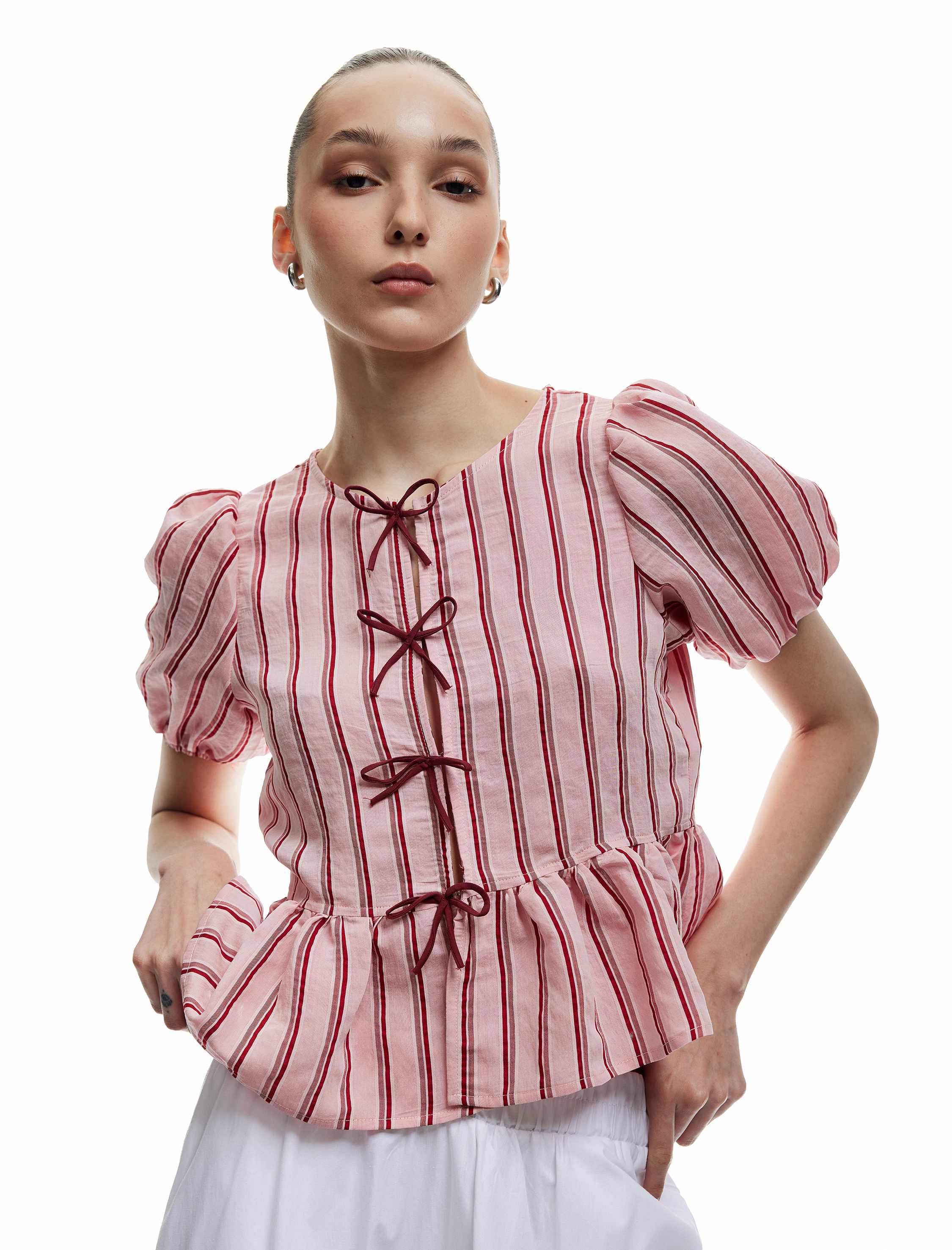   Bisiklet Yaka Fiyonklu Modal Karışımlı Çizgili Kısa Balon Kol Bluz