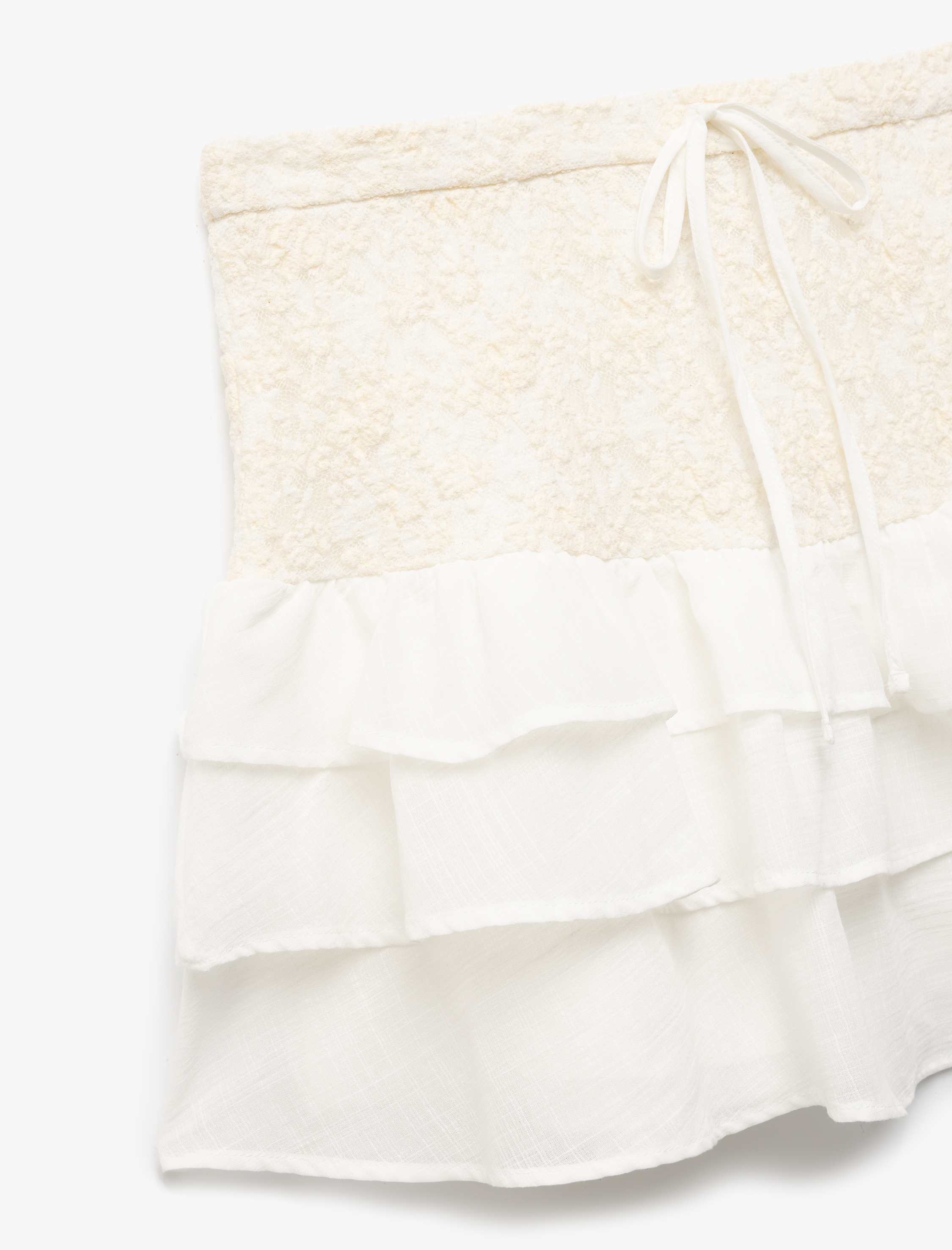   Katlı Dantel Dokulu Beli Bağcıklı Şifon Mini Etek