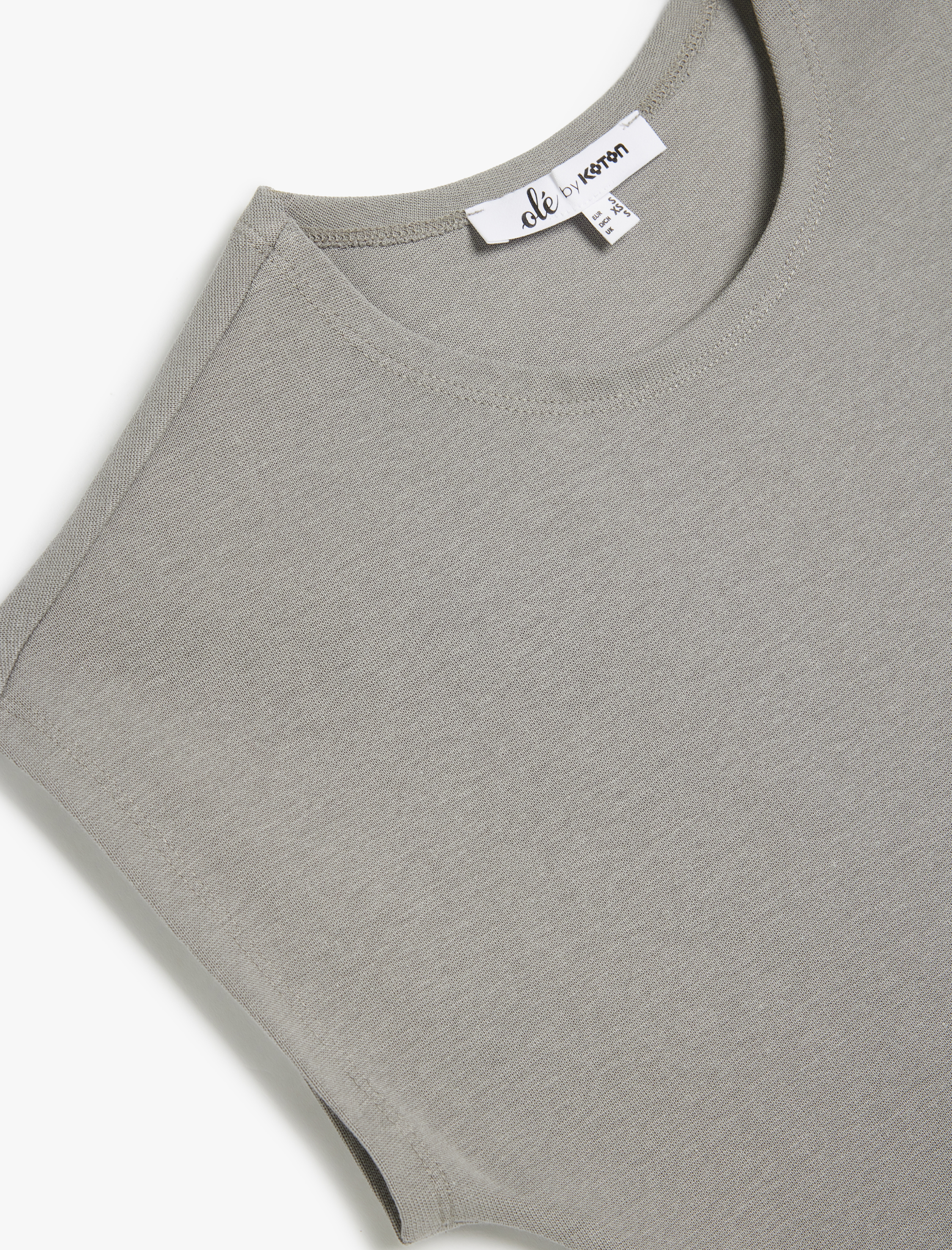 Bisiklet Yaka Kolsuz Modal Karışımlı Slim Fit Crop Kadın Tişört