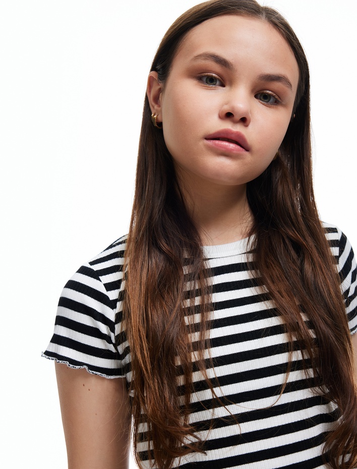 Kız Çocuk Kısa Kollu Bisiklet Yaka Çizgili Crop Tişört