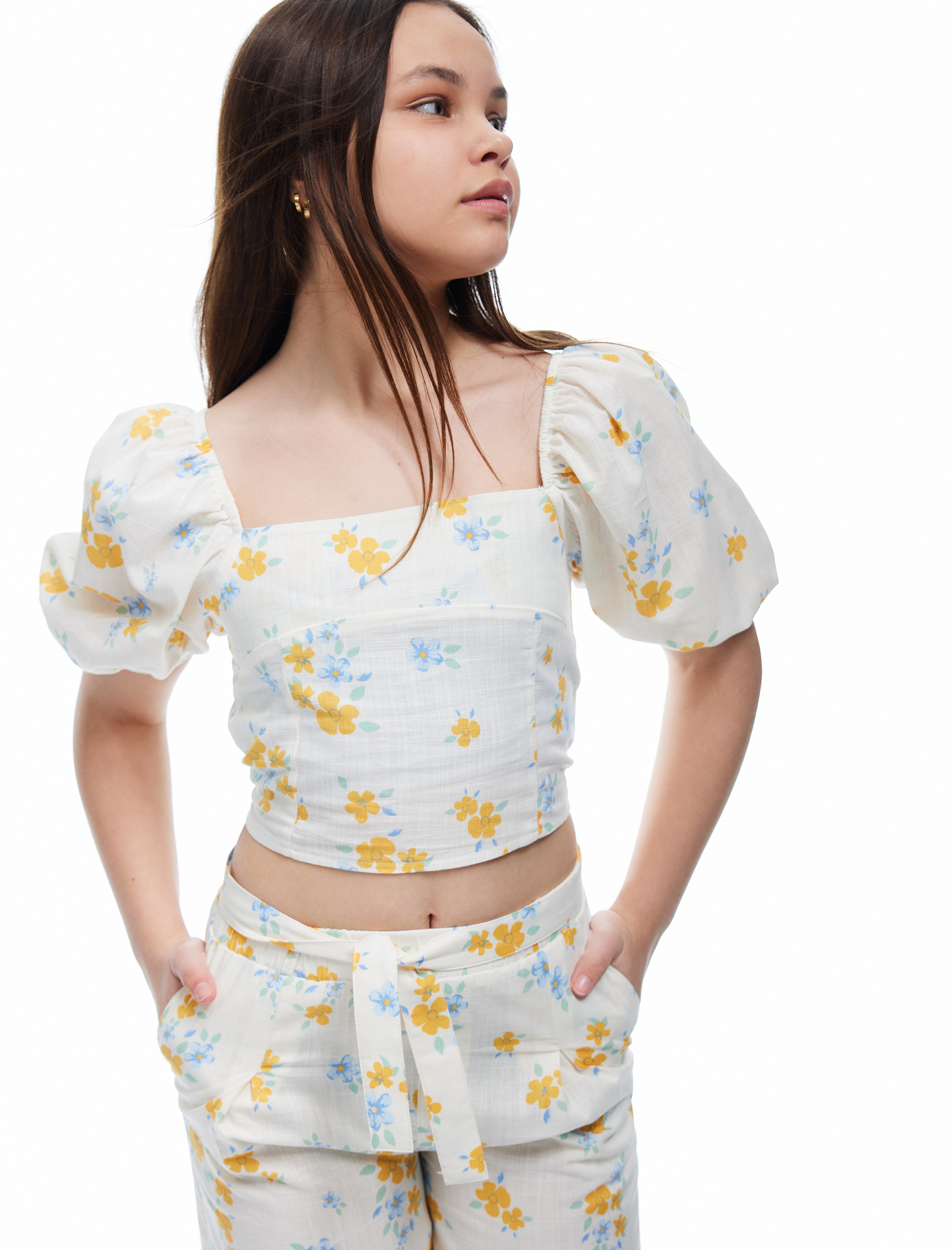  Kız Çocuk Çiçek Desenli Pamuklu Kare Yaka Balon Kollu Crop Bluz