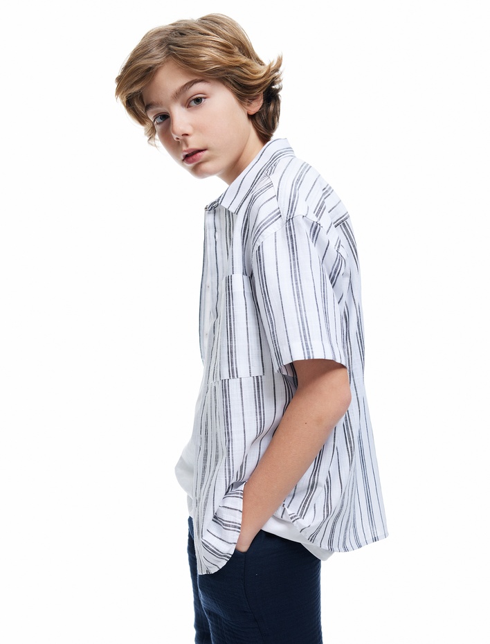 Erkek Çocuk Kısa Kollu Tek Cepli Düğme Detaylı Pamuklu Çizgili Gömlek