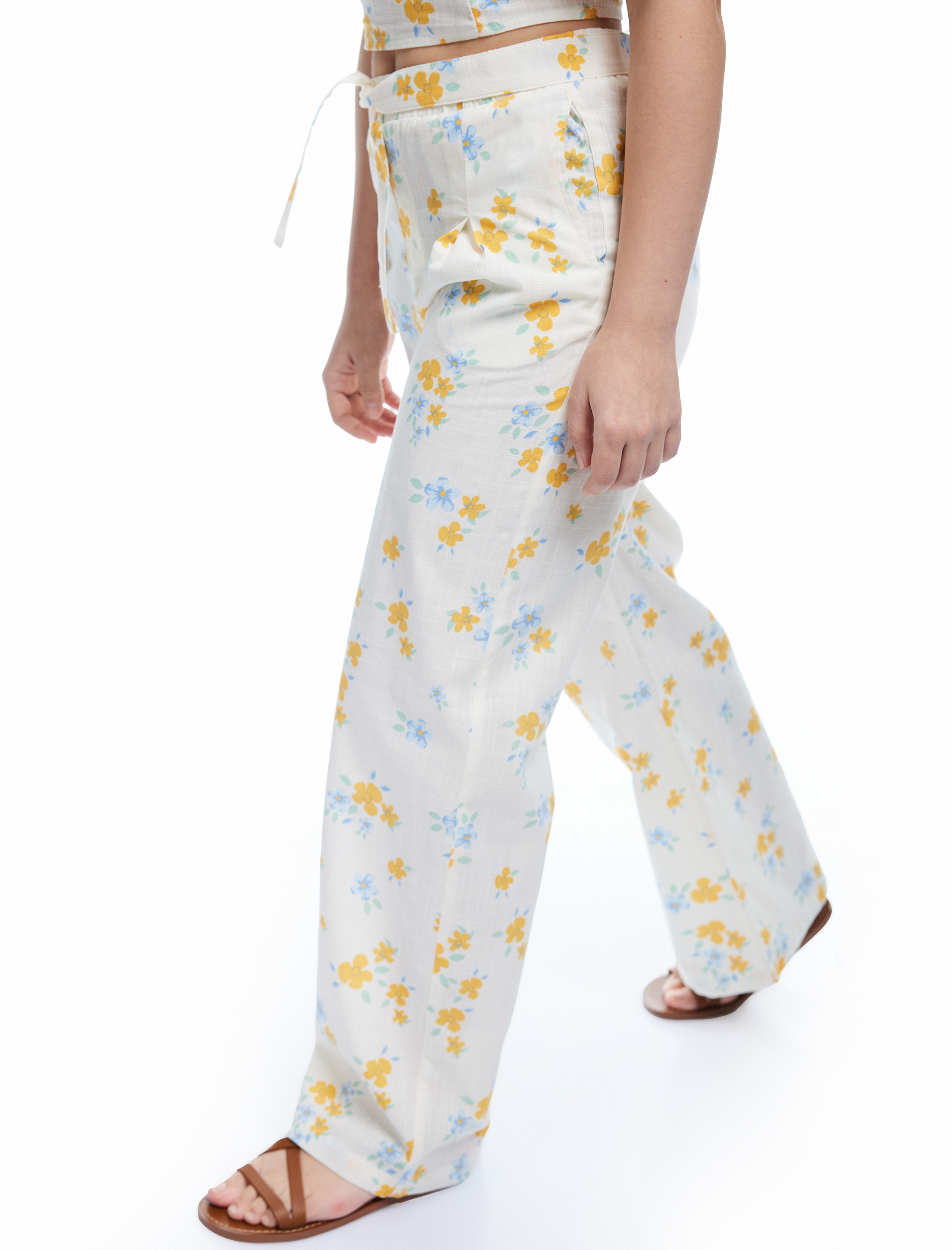  Kız Çocuk Pamuklu Çiçek Desenli Kemer Detaylı Geniş Paça Pantolon