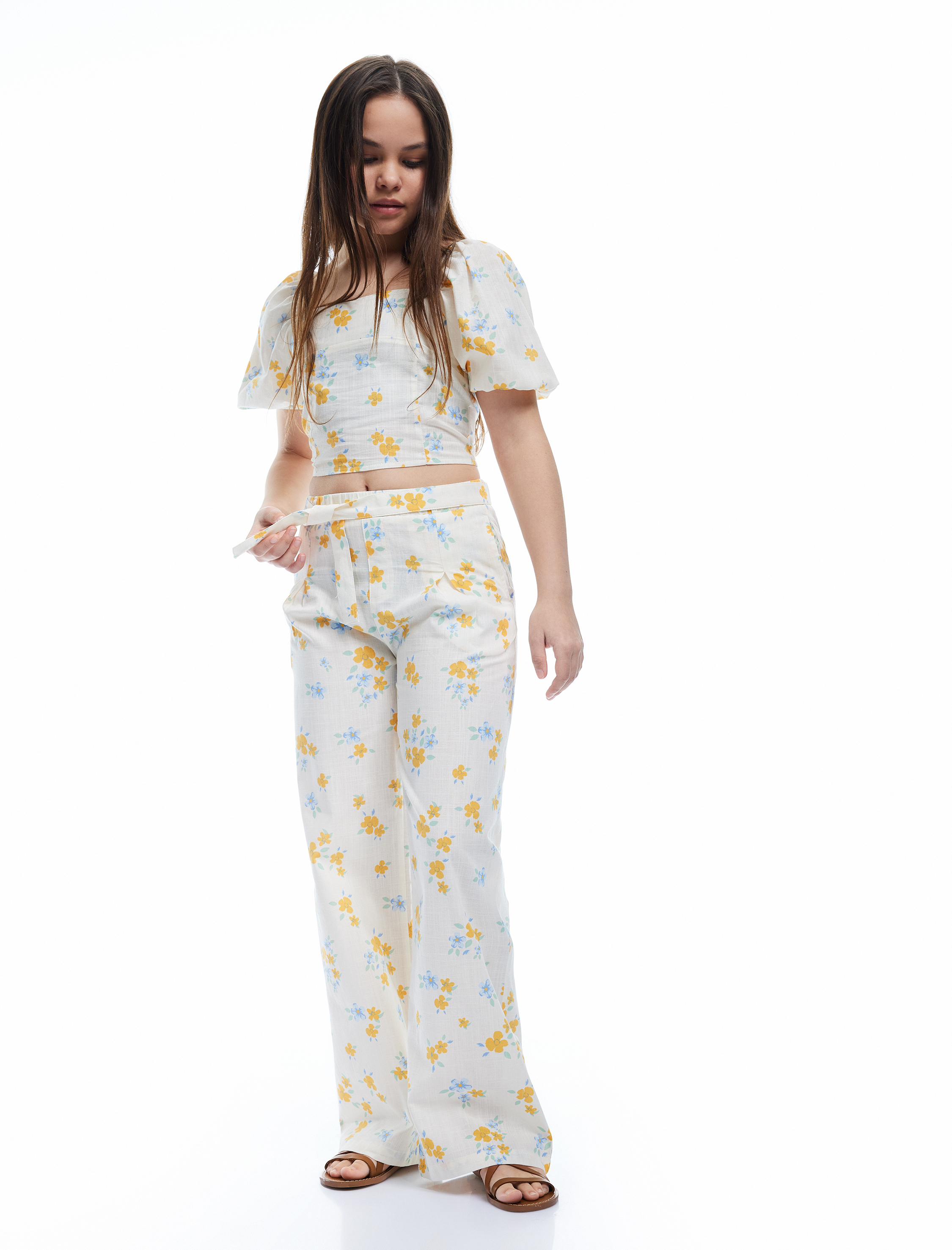  Kız Çocuk Pamuklu Çiçek Desenli Kemer Detaylı Geniş Paça Pantolon