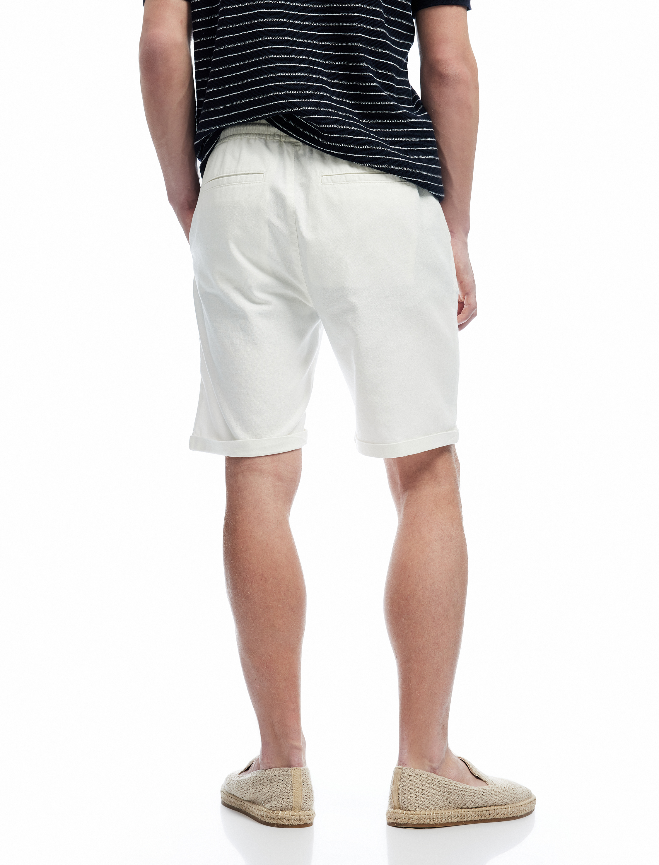   Pamuklu Cep Detaylı Bermuda Beli Bağcıklı Şort