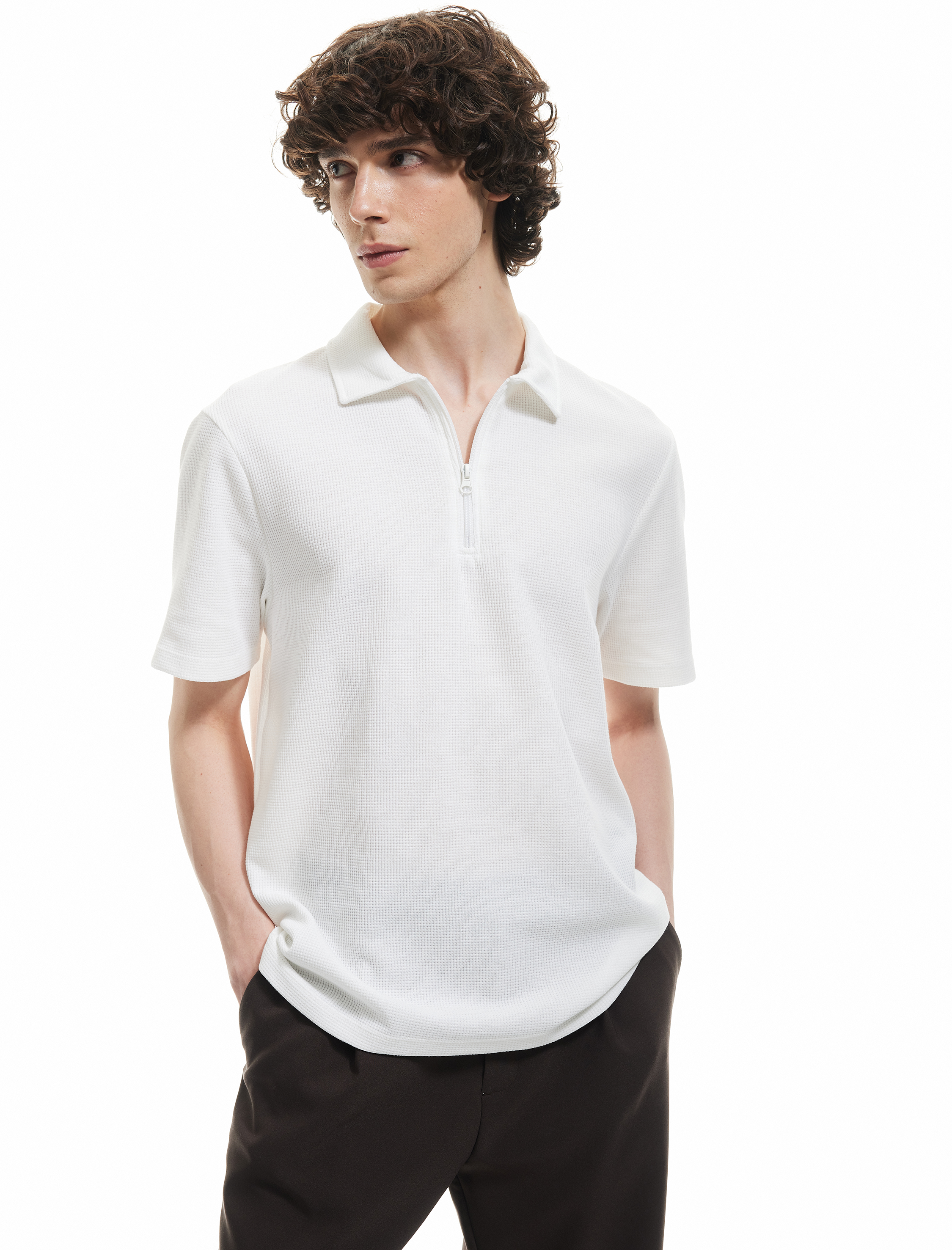   Kısa Kollu Waffle Dokulu Regular Fit Basic Yarım Fermuarlı Polo Yaka Tişört